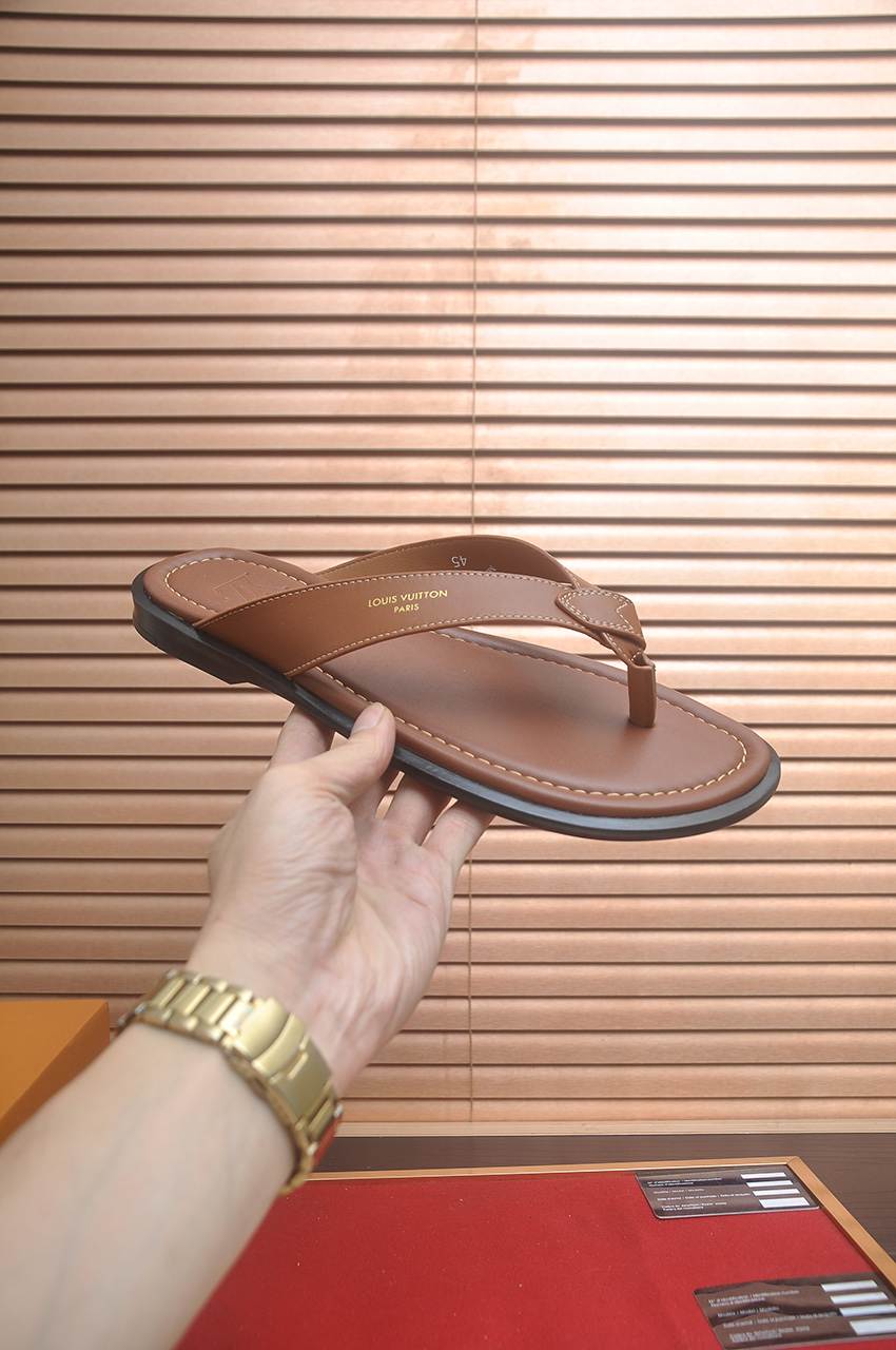 LV原單棕色真皮夾腳拖鞋 男士精品休閒涼鞋| 10 LV原單棕色真皮夾腳拖鞋 男士精品休閒涼鞋