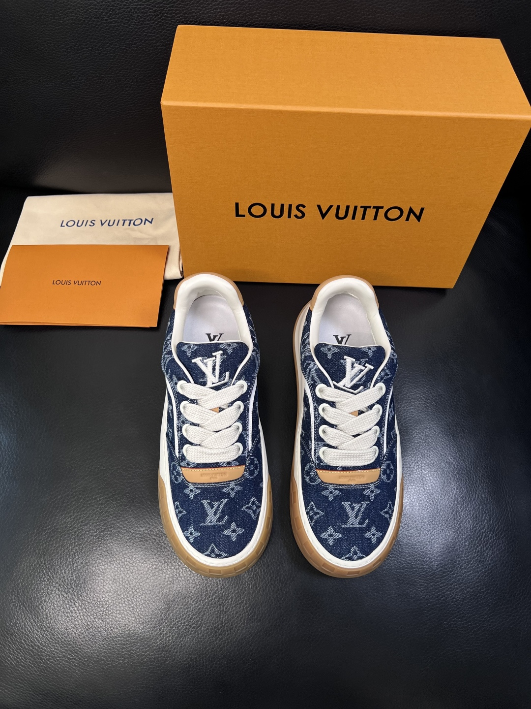 LV高仿深藍Monogram丹寧休閒鞋 經典牛仔厚底運動鞋男女同款| 13 LV高仿深藍Monogram丹寧休閒鞋 經典牛仔厚底運動鞋男女同款