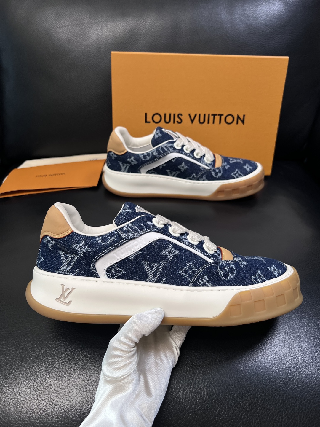 LV高仿深藍Monogram丹寧休閒鞋 經典牛仔厚底運動鞋男女同款| 12 LV高仿深藍Monogram丹寧休閒鞋 經典牛仔厚底運動鞋男女同款
