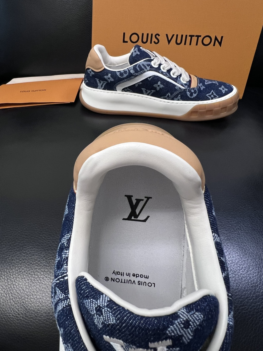 LV高仿深藍Monogram丹寧休閒鞋 經典牛仔厚底運動鞋男女同款| 9 LV高仿深藍Monogram丹寧休閒鞋 經典牛仔厚底運動鞋男女同款