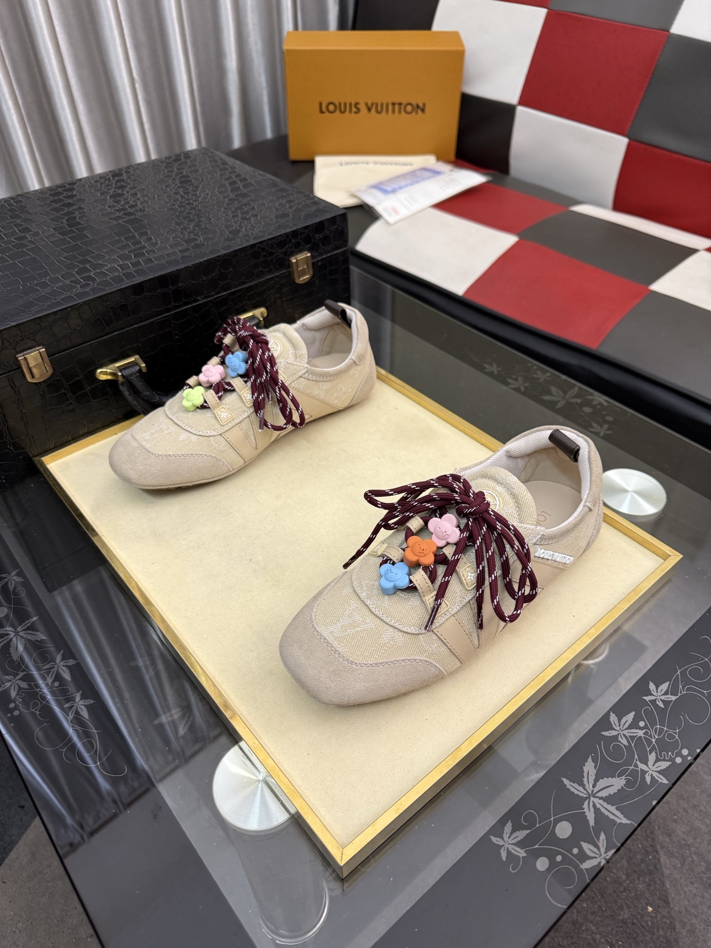 LV原單米白色Monogram復古休閒鞋 精品運動鞋女款百搭設計| 14 LV原單米白色Monogram復古休閒鞋 精品運動鞋女款百搭設計