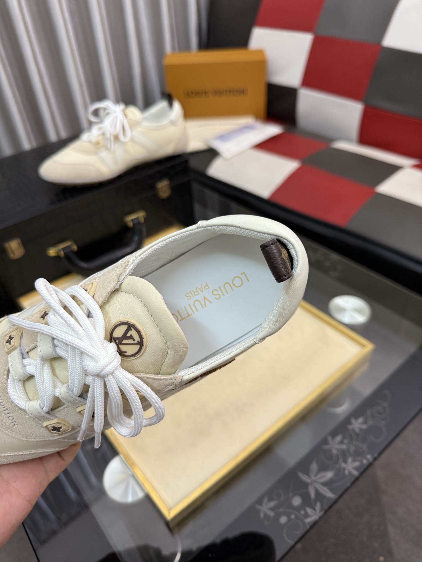 LV 高仿復古德訓鞋 低筒百搭休閒運動鞋奶油白款| 8 LV 高仿復古德訓鞋 低筒百搭休閒運動鞋奶油白款