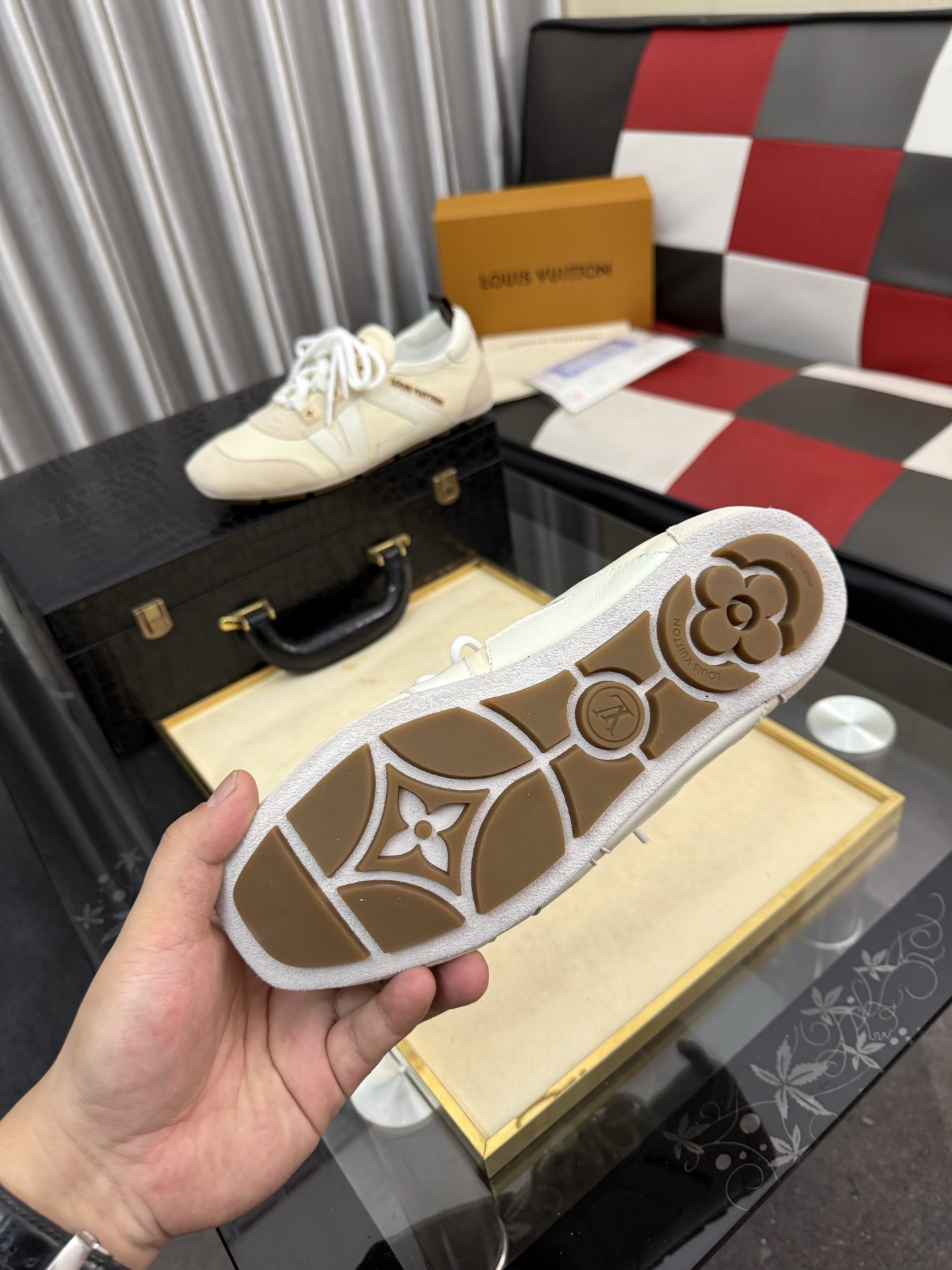 LV 高仿復古德訓鞋 低筒百搭休閒運動鞋奶油白款| 7 LV 高仿復古德訓鞋 低筒百搭休閒運動鞋奶油白款