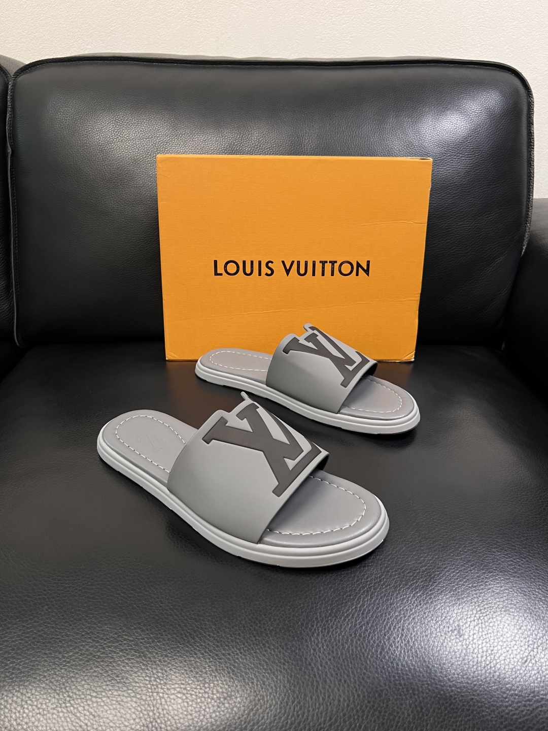 LV 原單 男款拖鞋 極簡灰色LOGO拖鞋 日常舒適款