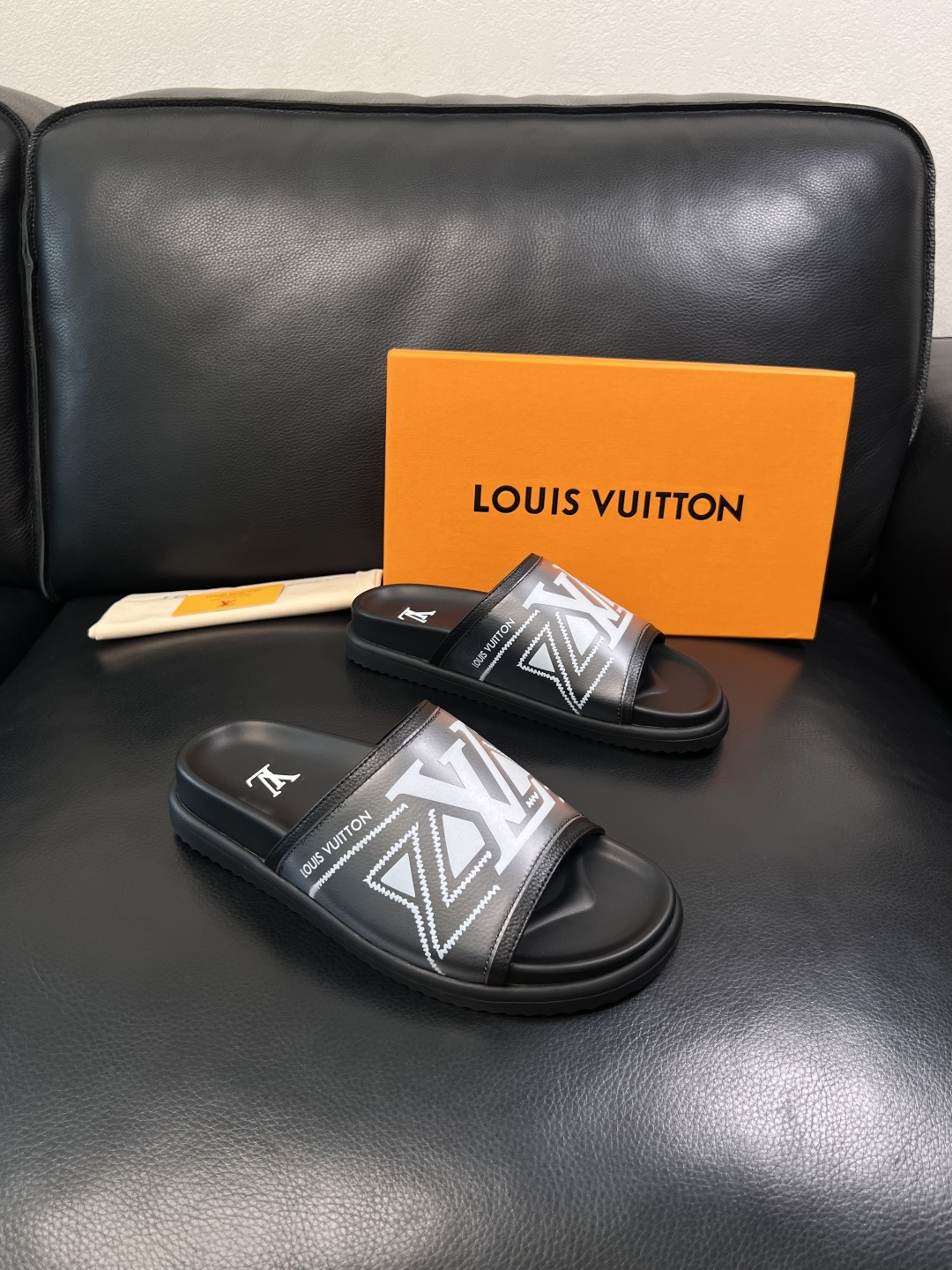 LV 一比一 男款拖鞋 黑灰漸層LOGO設計 潮流休閒款