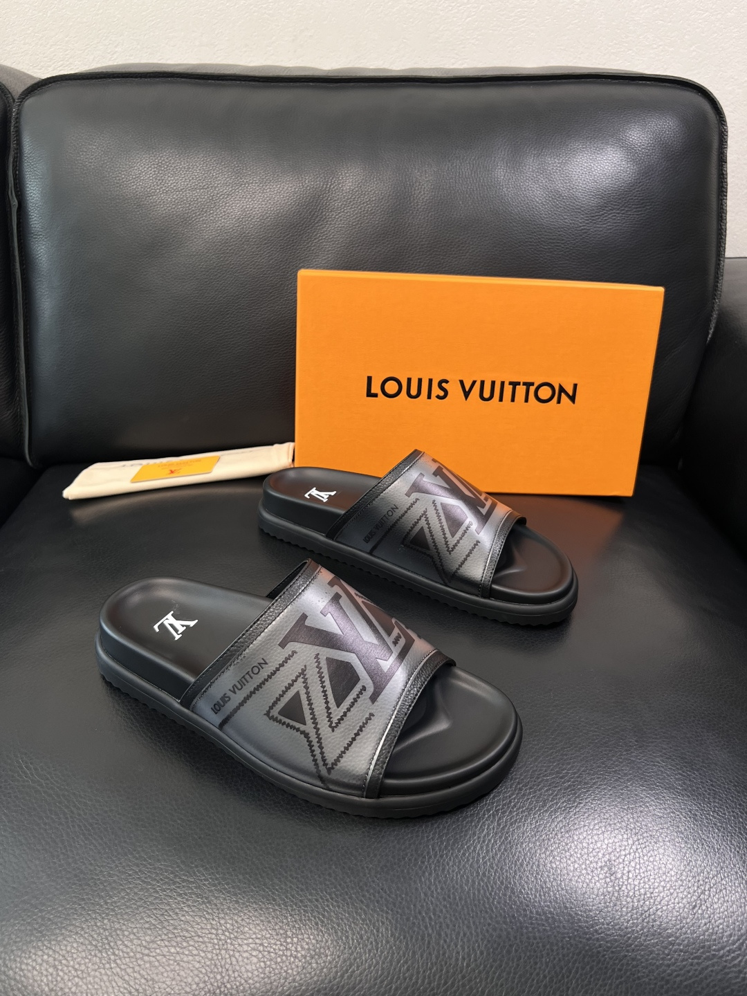 LV 原單 男款拖鞋 黑紫漸層LOGO設計 個性潮流款