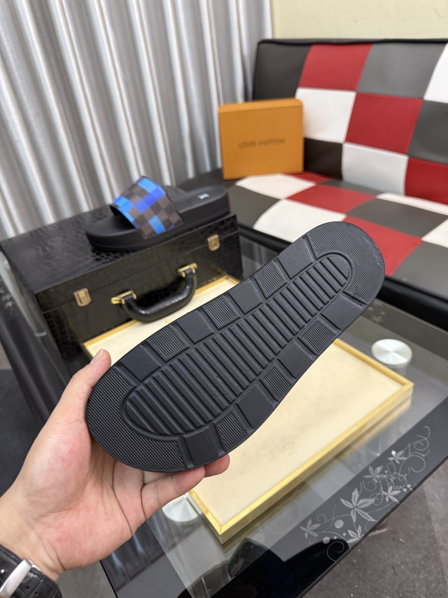 LV A貨 男款拖鞋 藍格拼接設計 時尚休閒款| 7 LV A貨 男款拖鞋 藍格拼接設計 時尚休閒款