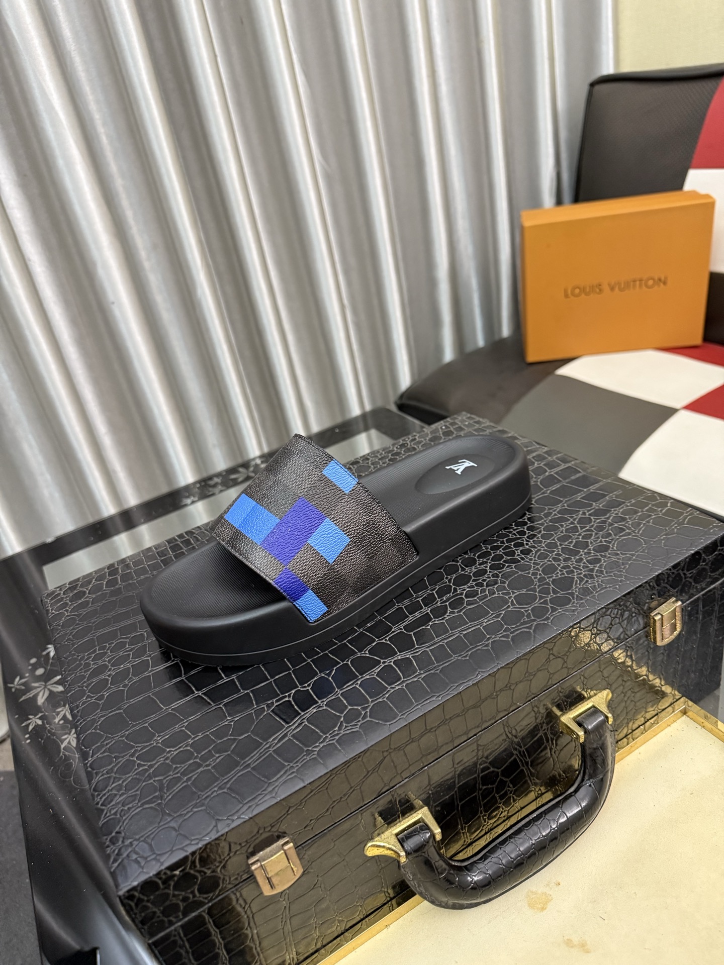 LV 復刻 男款拖鞋 深藍拼接設計 輕奢休閒款