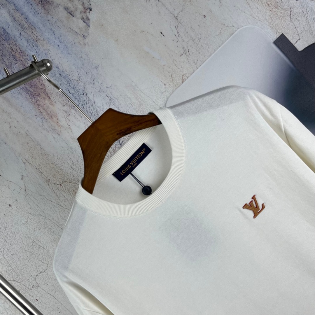LV 高仿 男款 素面刺繡Logo短袖T恤 簡約百搭款| 13 LV 高仿 男款 素面刺繡Logo短袖T恤 簡約百搭款