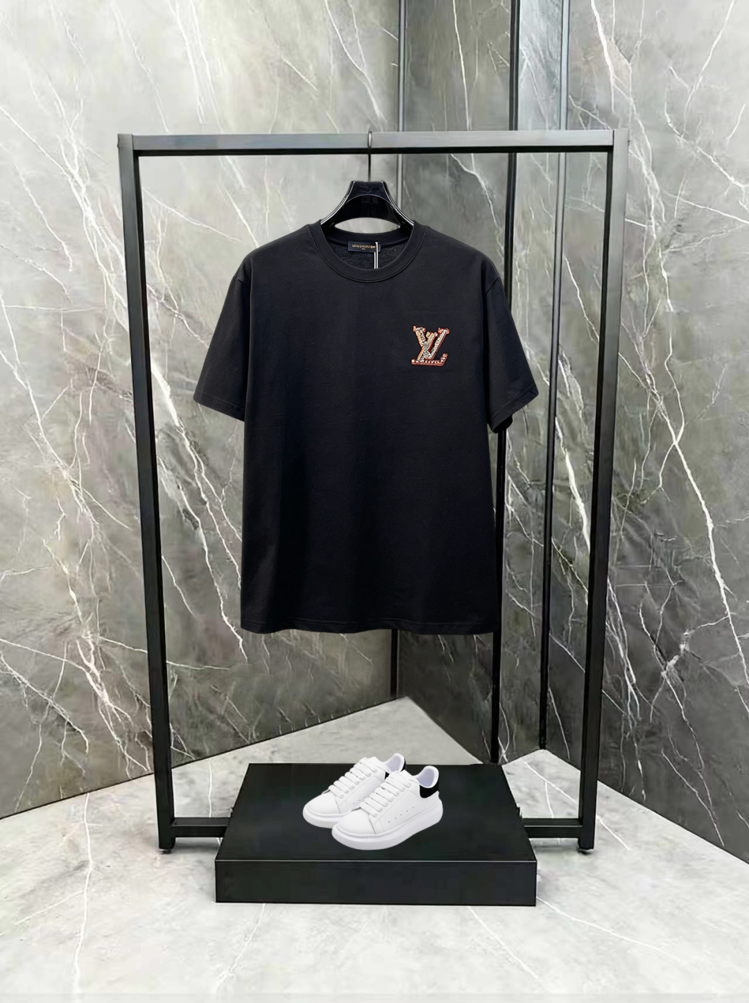LV 一比一 男款 刺繡Logo短袖T恤 潮流街頭風