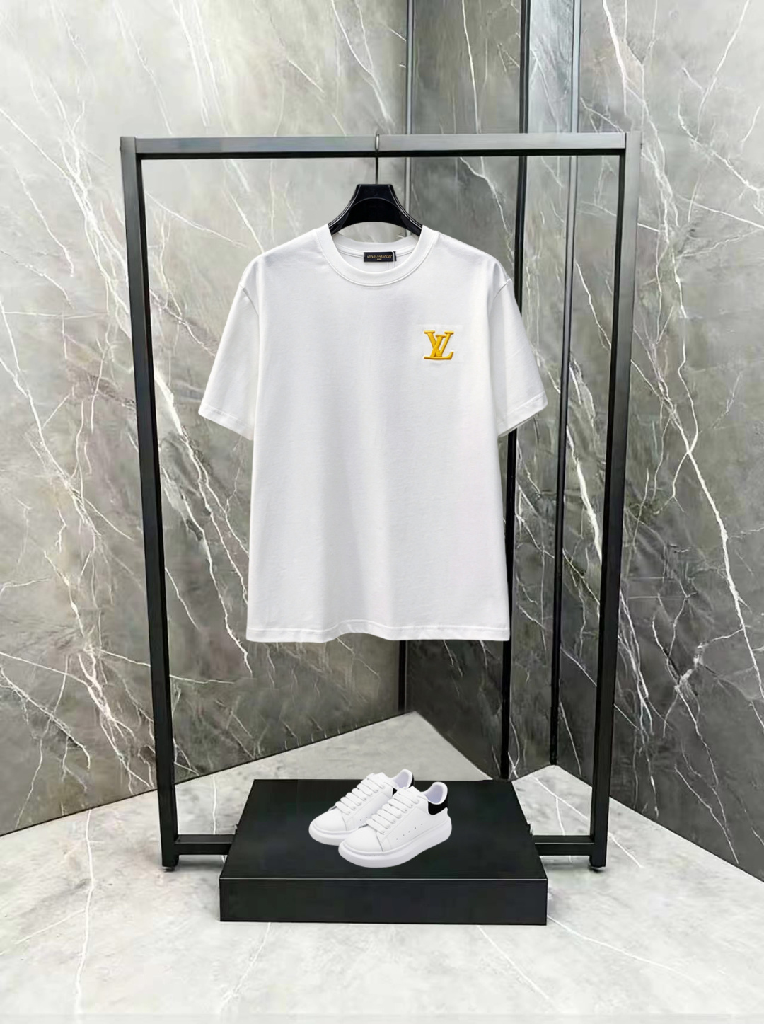 LV 復刻 男款 經典Logo短袖T恤 清爽簡約風