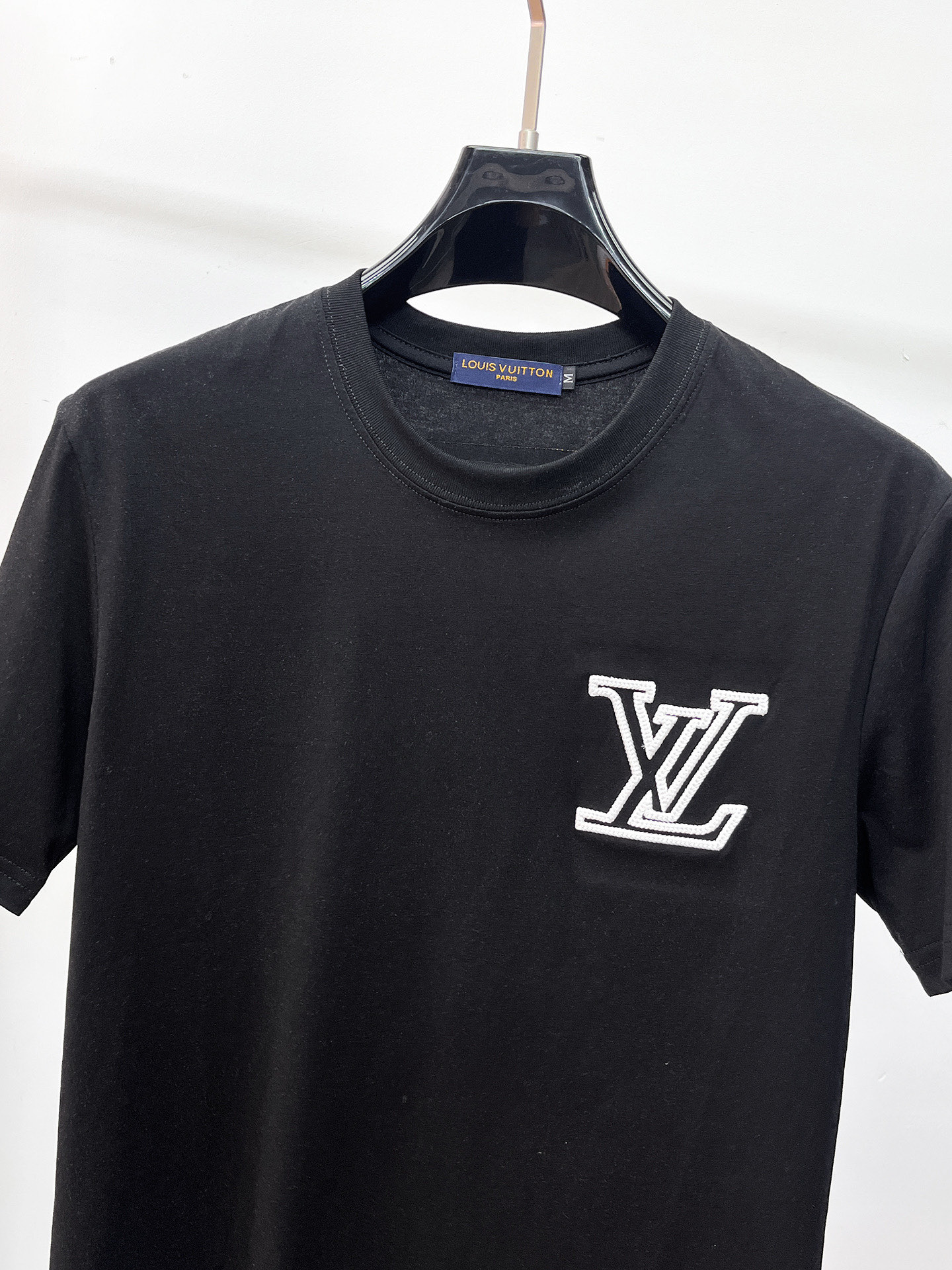 LV A貨 男款 描邊Logo短袖T恤 極簡潮流風| 13 LV A貨 男款 描邊Logo短袖T恤 極簡潮流風