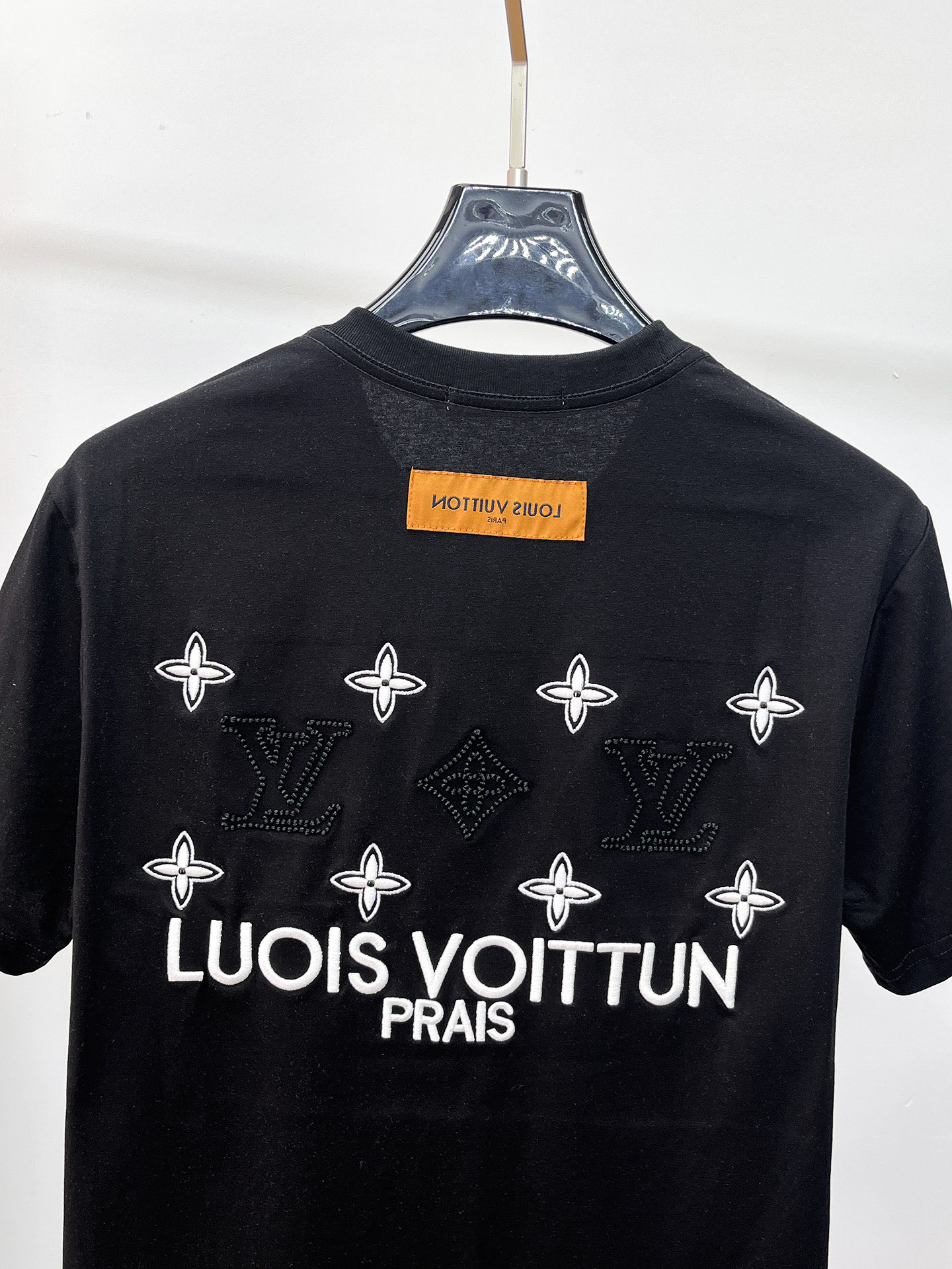 LV A貨 男款 描邊Logo短袖T恤 極簡潮流風| 12 LV A貨 男款 描邊Logo短袖T恤 極簡潮流風