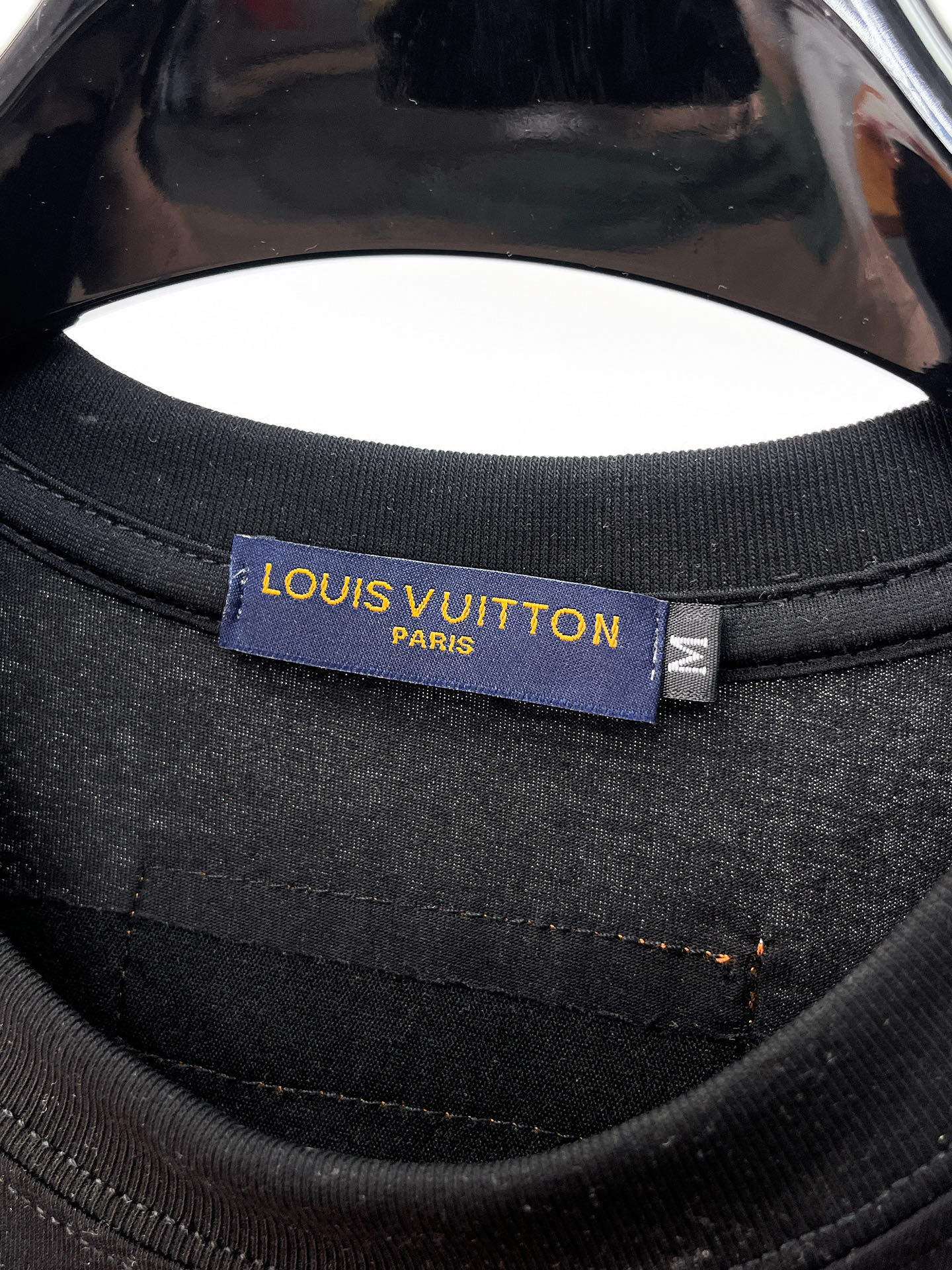 LV A貨 男款 描邊Logo短袖T恤 極簡潮流風| 9 LV A貨 男款 描邊Logo短袖T恤 極簡潮流風