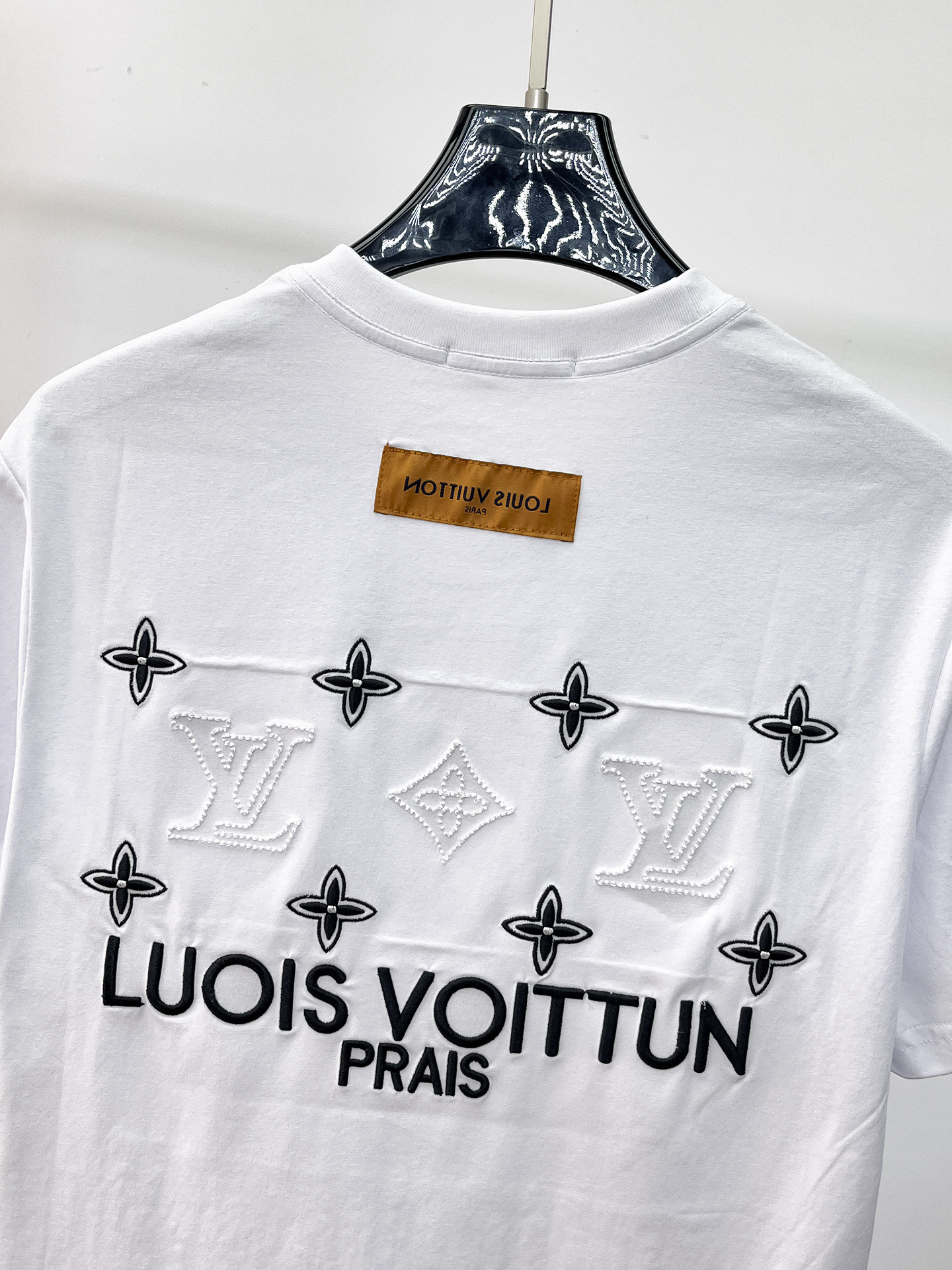 LV 一比一 男款 描邊Logo短袖T恤 簡約百搭風