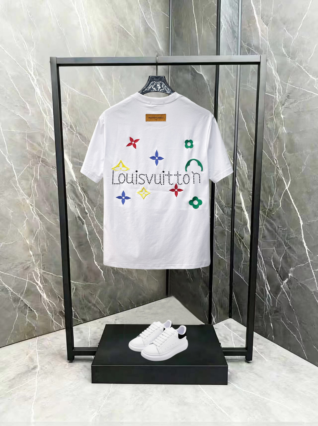 LV 原單 男款 彩點Logo短袖T恤 百搭休閒款| 12 LV 原單 男款 彩點Logo短袖T恤 百搭休閒款