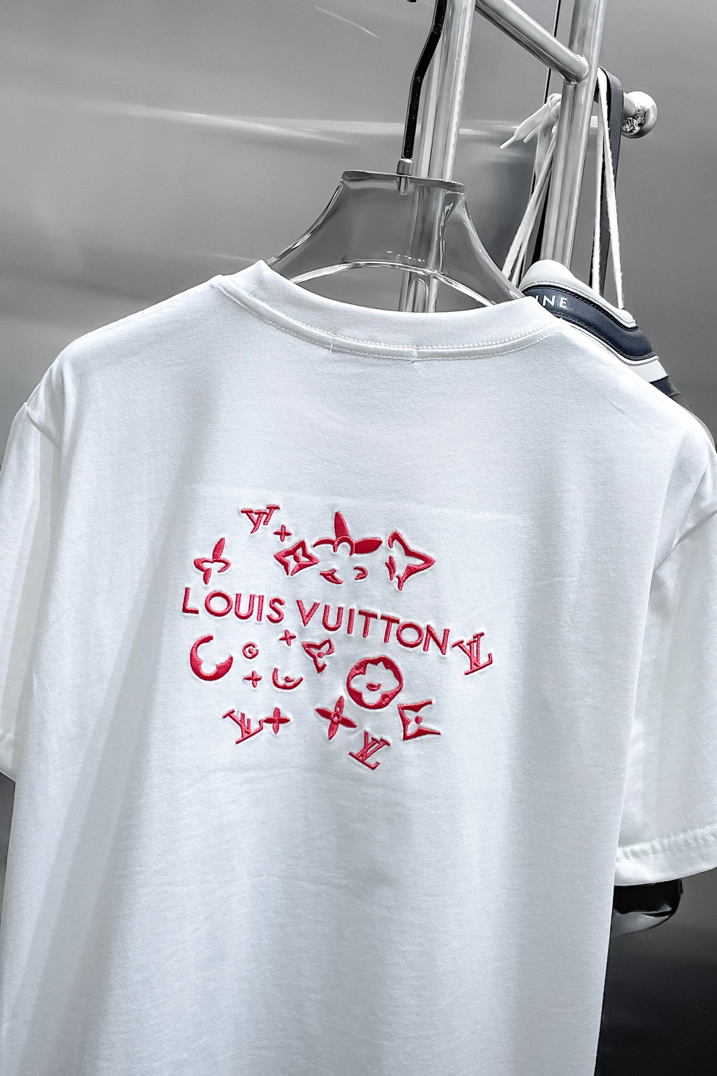 LV 一比一 男款 字母刺繡短袖T恤 輕奢簡約風