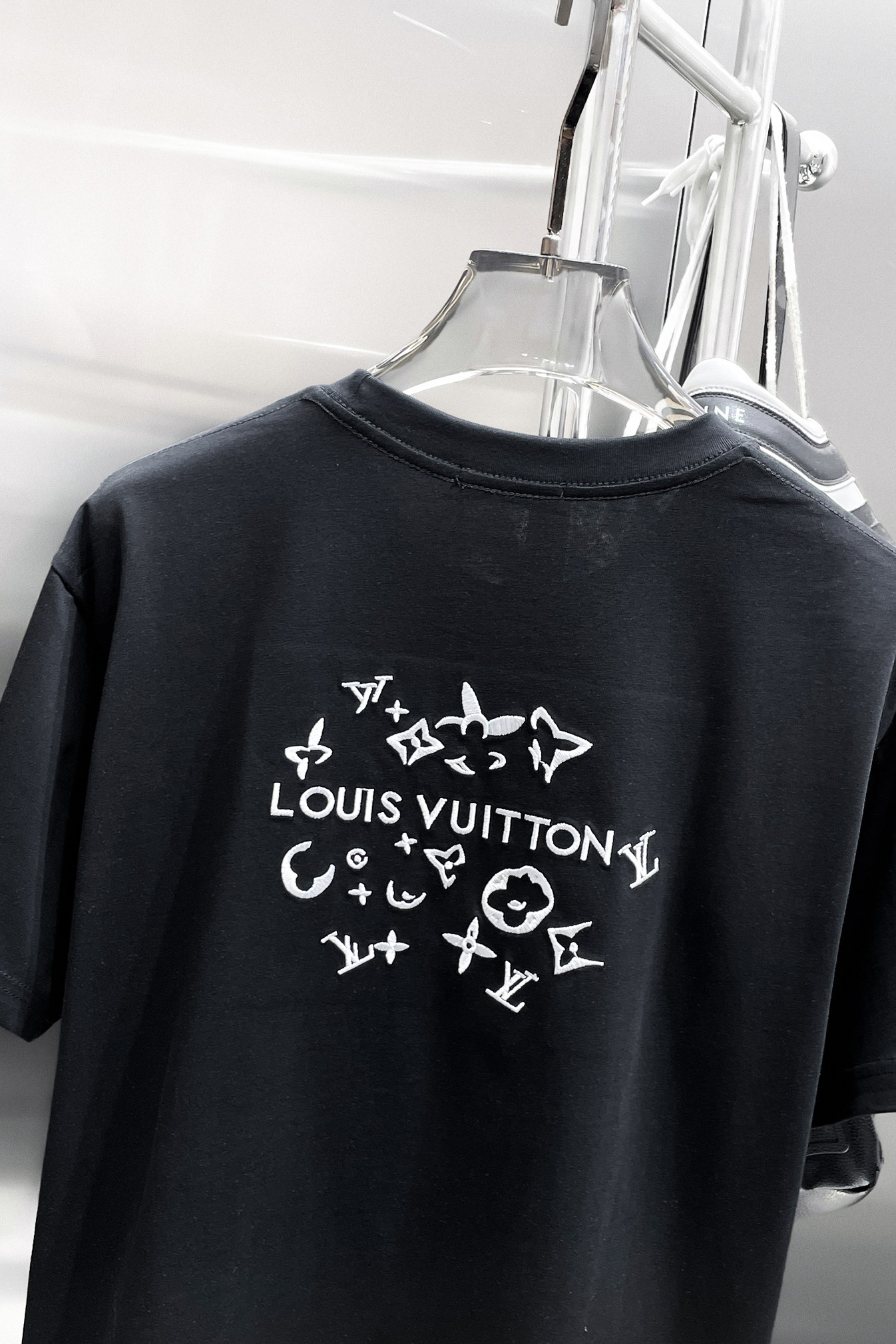LV A貨 男款 字母刺繡短袖T恤 極簡百搭款| 12 LV A貨 男款 字母刺繡短袖T恤 極簡百搭款