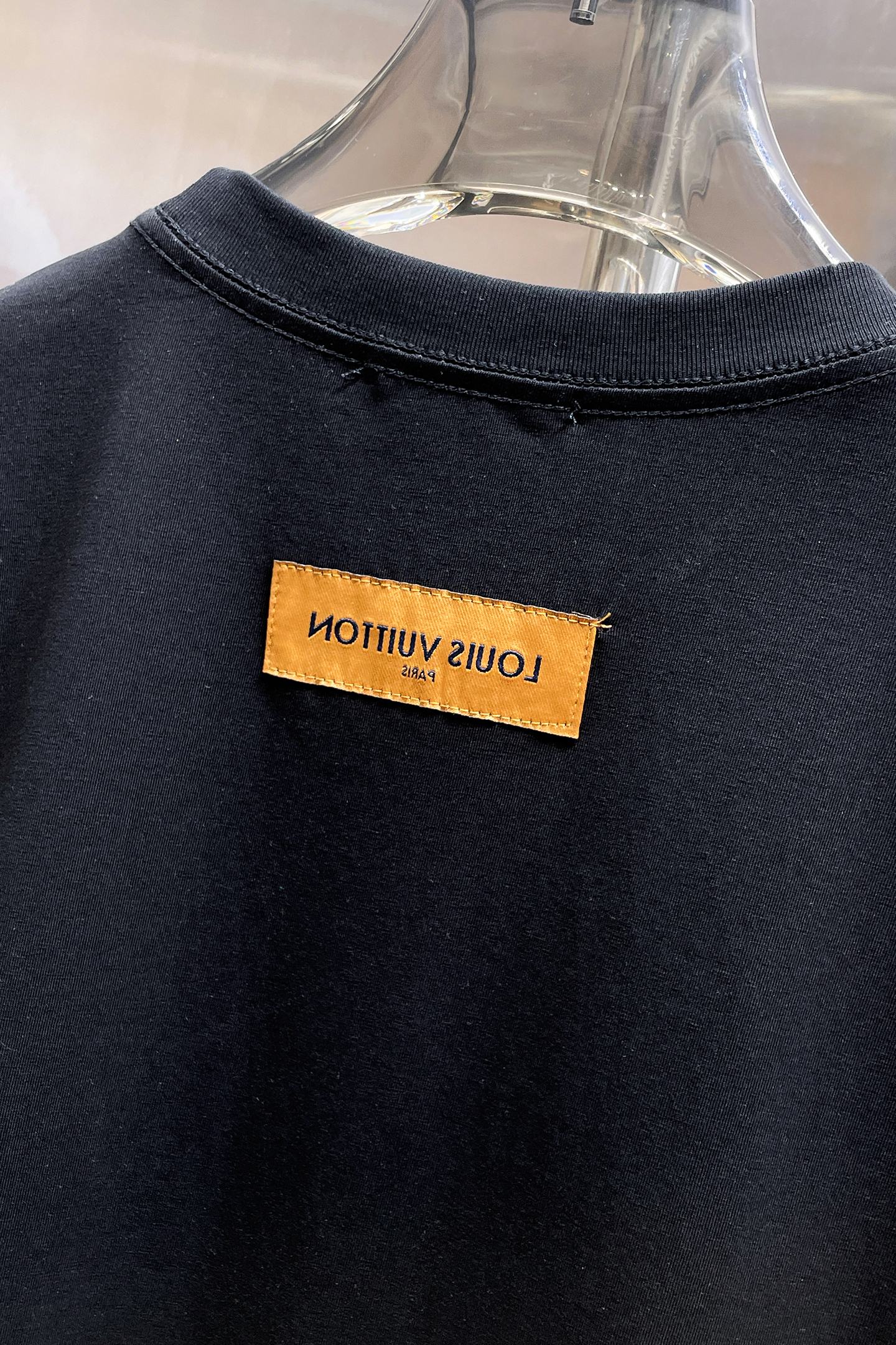 LV 原單 男款 大Logo刺繡短袖T恤 潮流街頭風| 16 LV 原單 男款 大Logo刺繡短袖T恤 潮流街頭風
