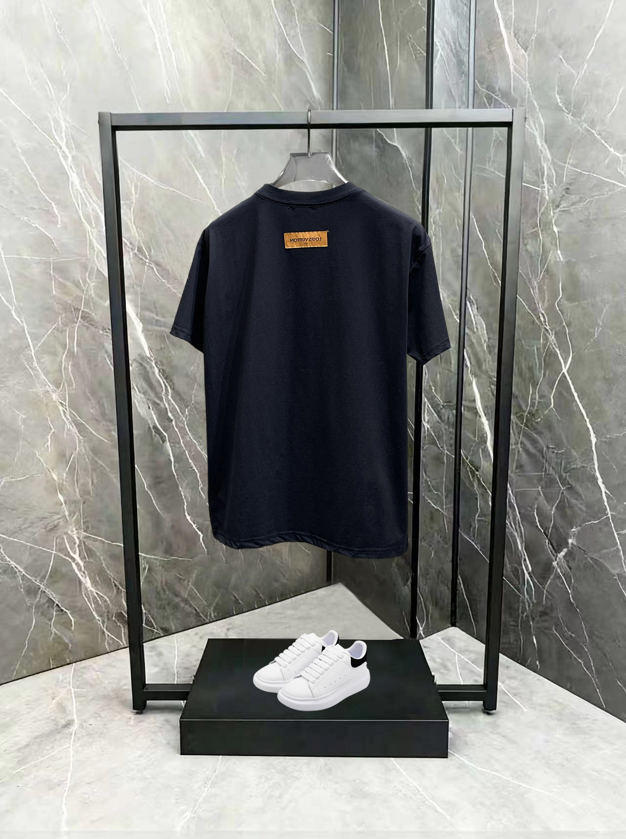 LV 原單 男款 大Logo刺繡短袖T恤 潮流街頭風| 14 LV 原單 男款 大Logo刺繡短袖T恤 潮流街頭風
