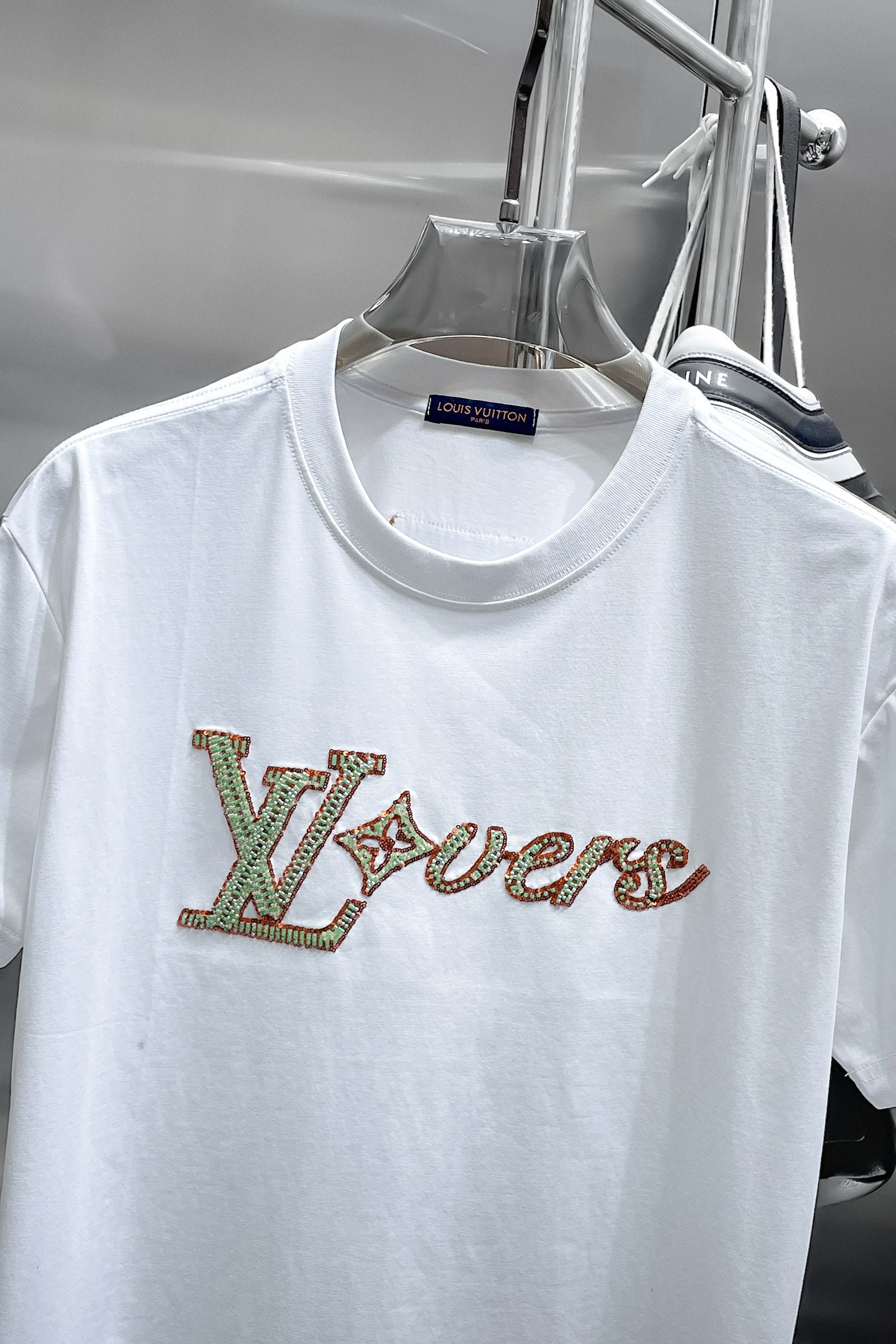 LV 高仿 男款 刺繡Logo短袖T恤 百搭簡約設計 休閒日常風| 13 LV 高仿 男款 刺繡Logo短袖T恤 百搭簡約設計 休閒日常風