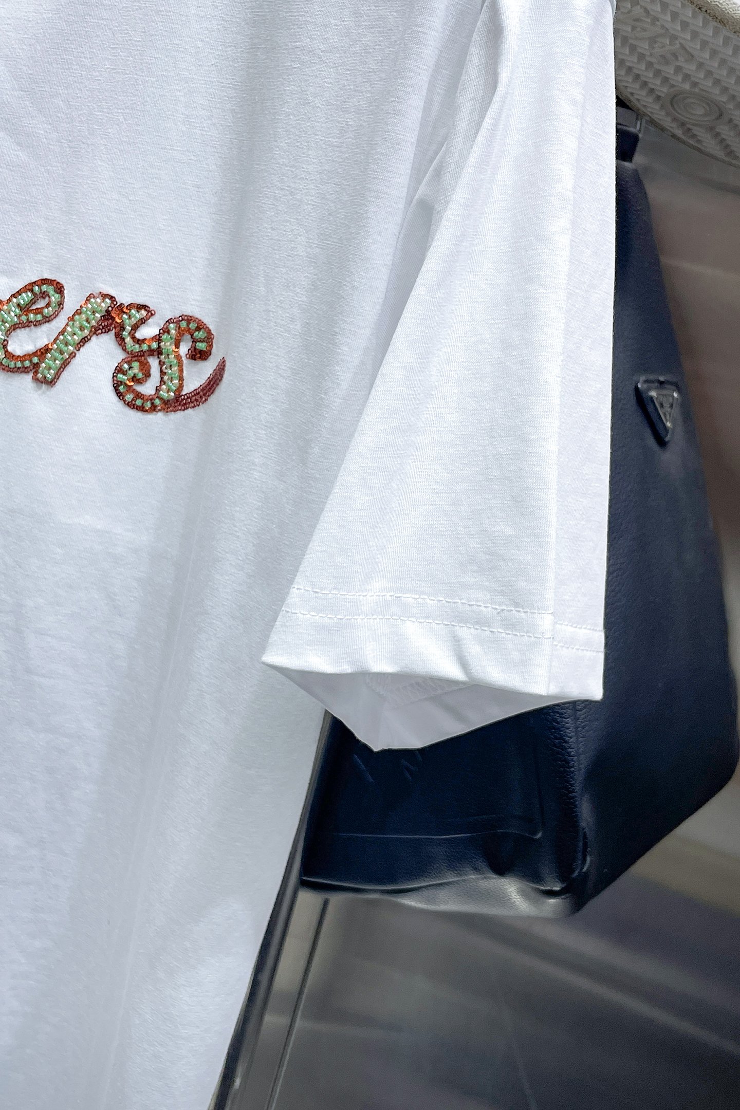 LV 高仿 男款 刺繡Logo短袖T恤 百搭簡約設計 休閒日常風| 11 LV 高仿 男款 刺繡Logo短袖T恤 百搭簡約設計 休閒日常風