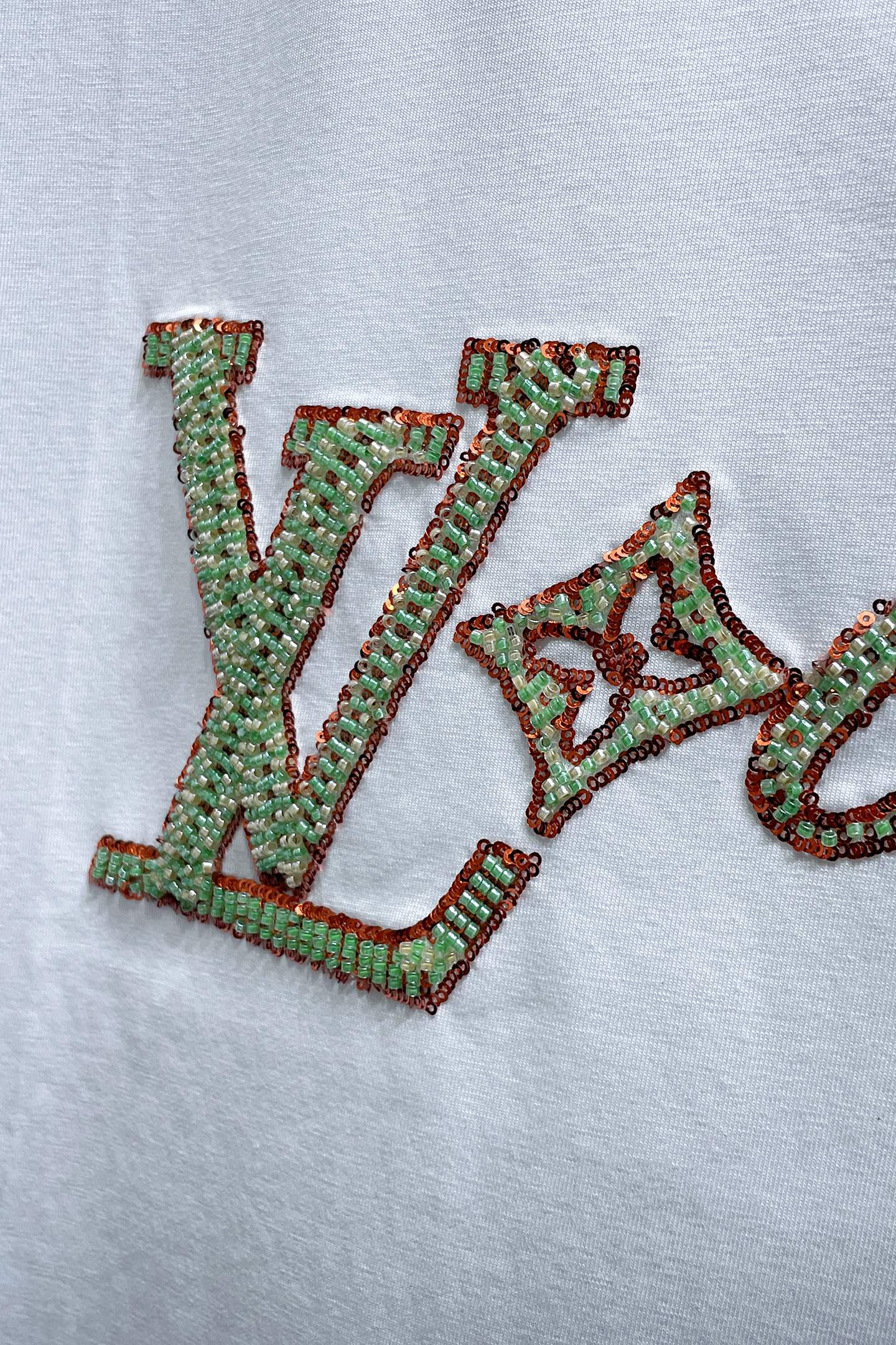 LV 高仿 男款 刺繡Logo短袖T恤 百搭簡約設計 休閒日常風| 9 LV 高仿 男款 刺繡Logo短袖T恤 百搭簡約設計 休閒日常風