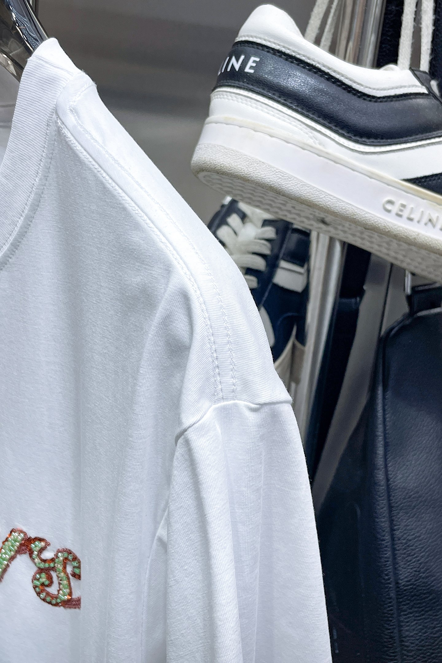 LV 高仿 男款 刺繡Logo短袖T恤 百搭簡約設計 休閒日常風| 8 LV 高仿 男款 刺繡Logo短袖T恤 百搭簡約設計 休閒日常風