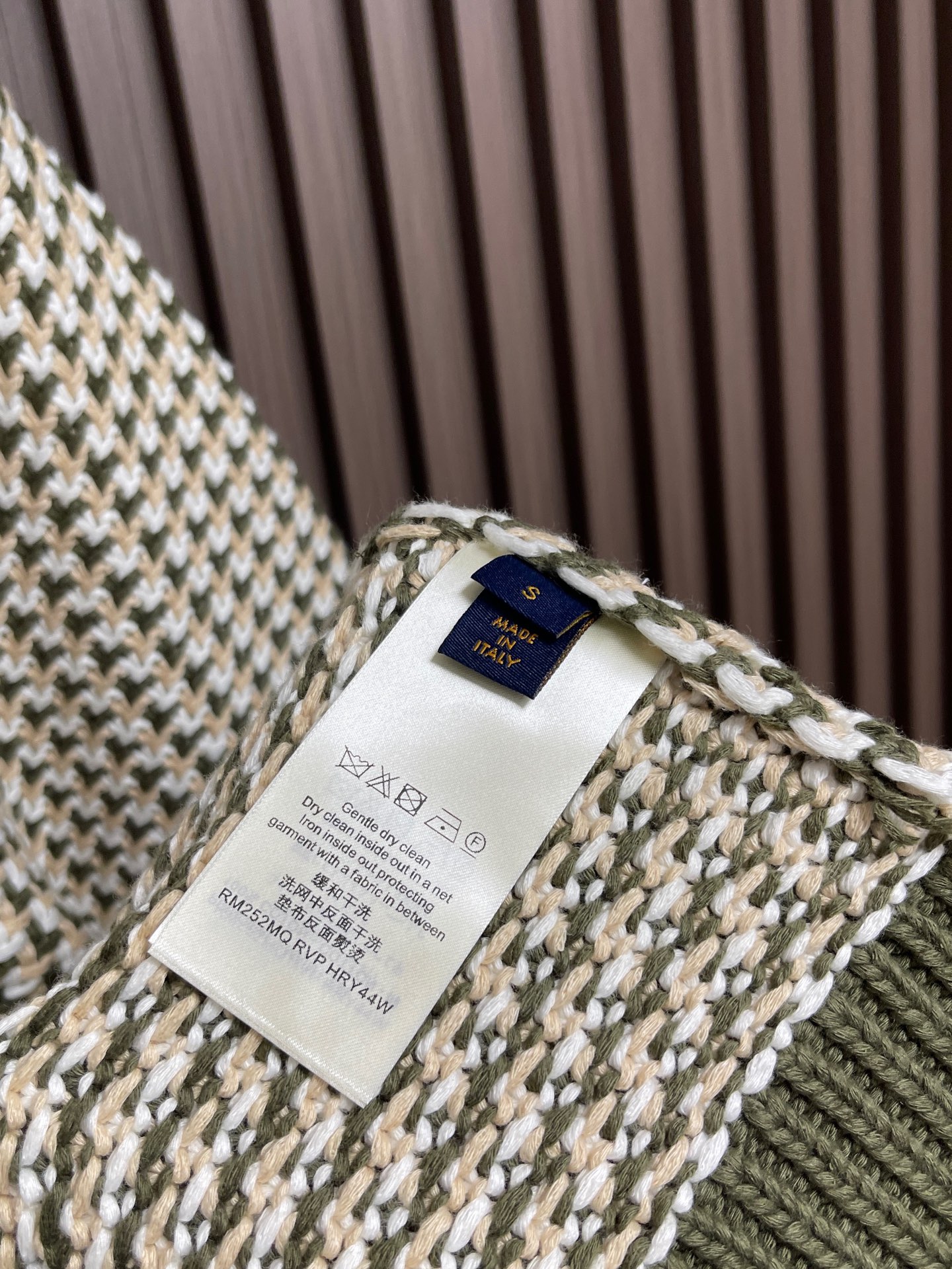 LV 一比一 男款 針織翻領短袖Polo 經典格紋設計 輕奢質感款| 5 LV 一比一 男款 針織翻領短袖Polo 經典格紋設計 輕奢質感款