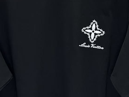 LV 一比一 男款 經典花卉Logo短袖T恤 休閒百搭潮流款| 11 LV 一比一 男款 經典花卉Logo短袖T恤 休閒百搭潮流款