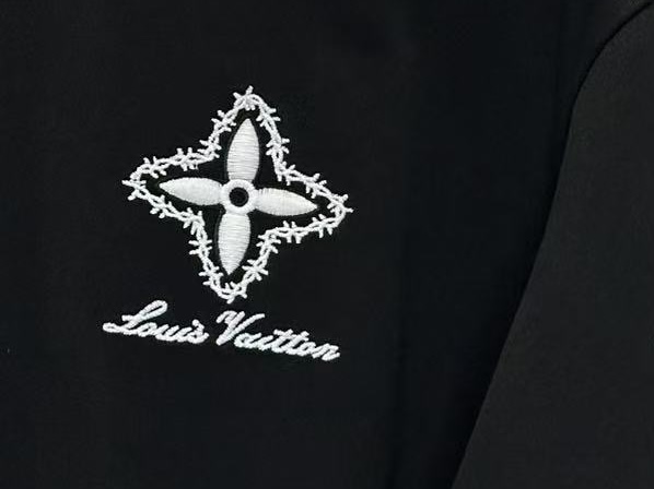 LV 一比一 男款 經典花卉Logo短袖T恤 休閒百搭潮流款| 10 LV 一比一 男款 經典花卉Logo短袖T恤 休閒百搭潮流款