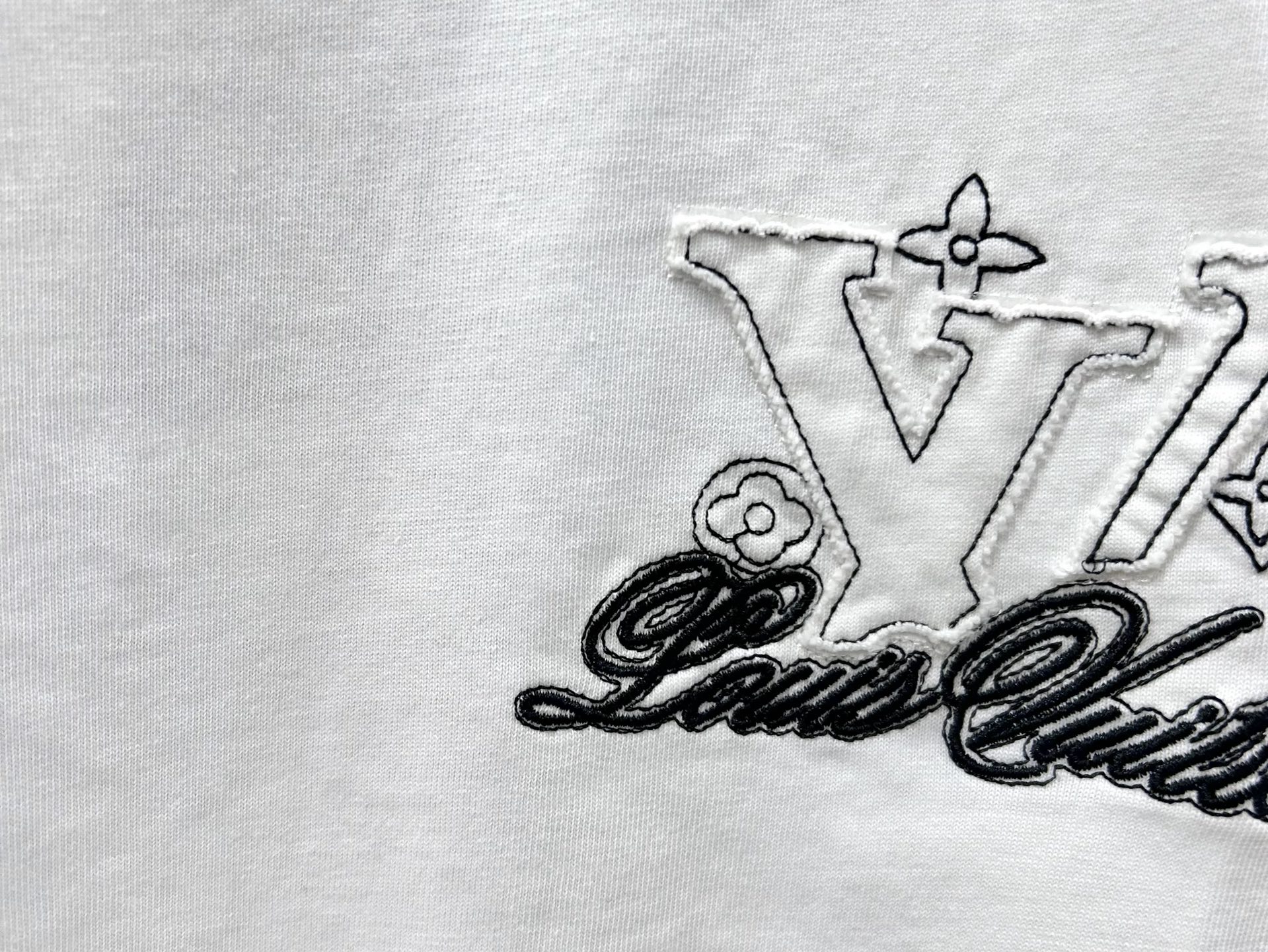 LV 原單 男款 簡約刺繡Logo短袖T恤 百搭清爽休閒款