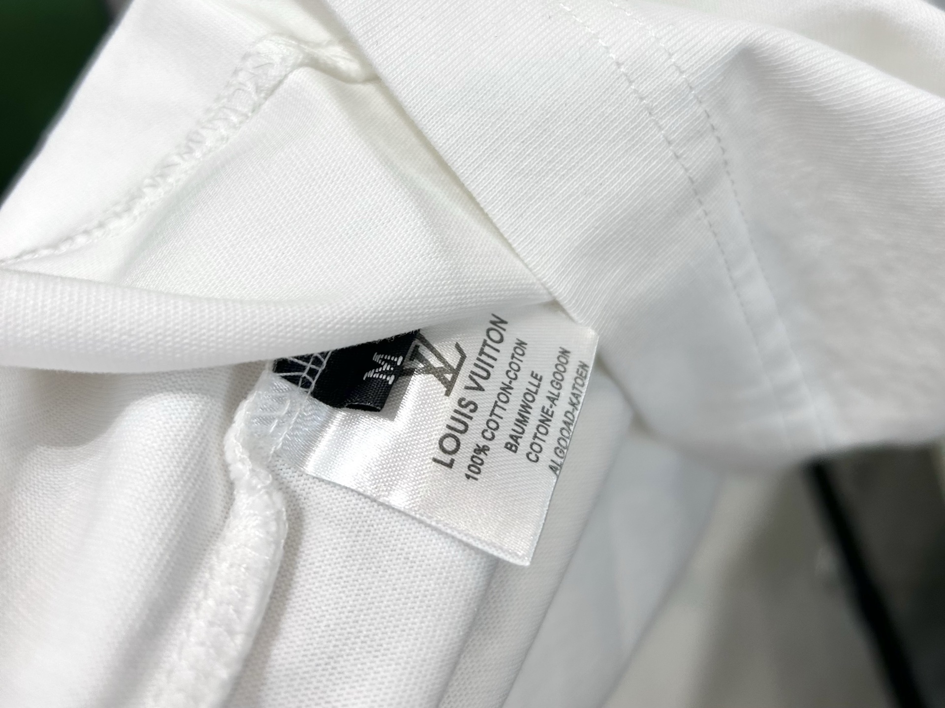 LV 原單 男款 簡約刺繡Logo短袖T恤 百搭清爽休閒款