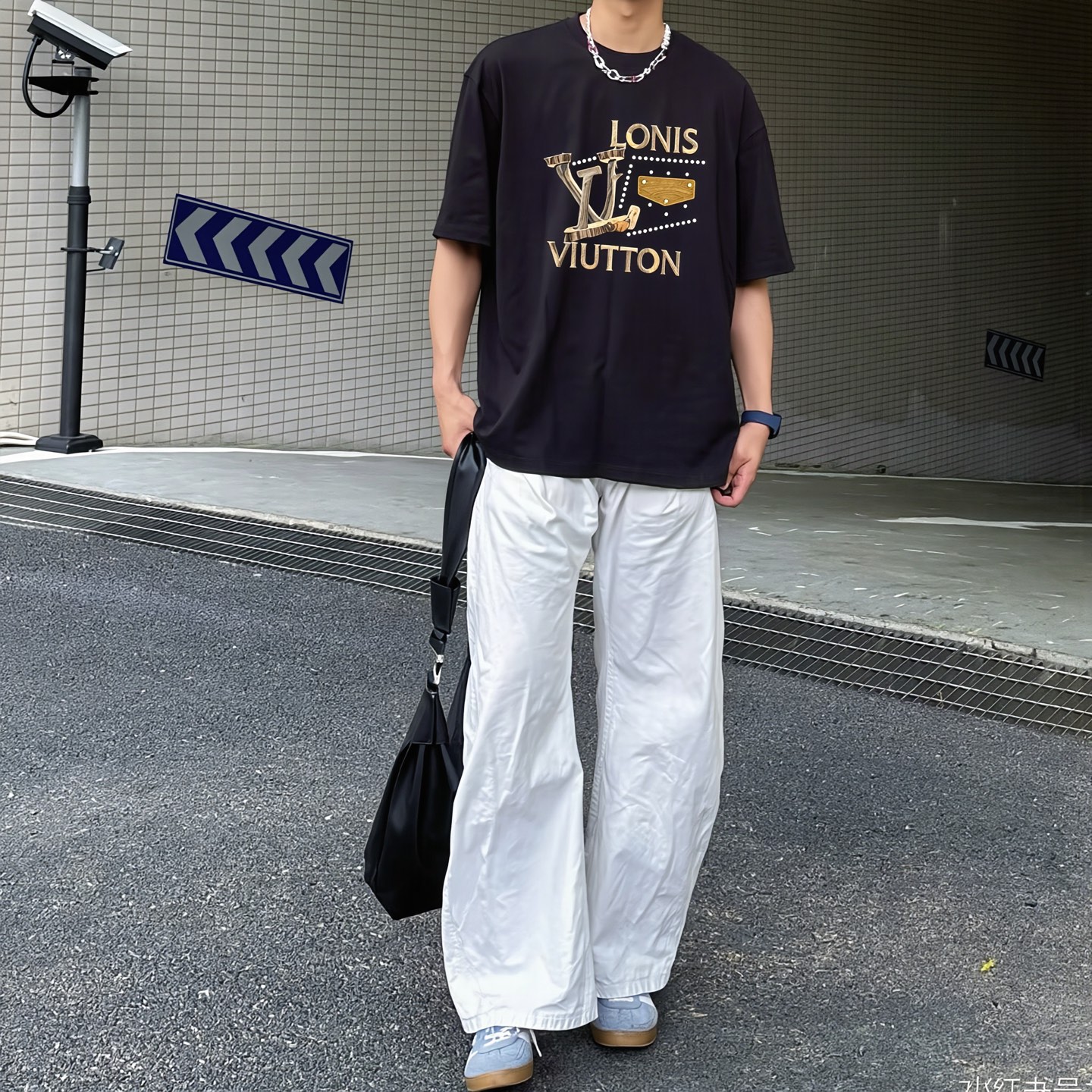 LV A貨 男款 字母印花短袖T恤 潮流個性設計款| 12 LV A貨 男款 字母印花短袖T恤 潮流個性設計款