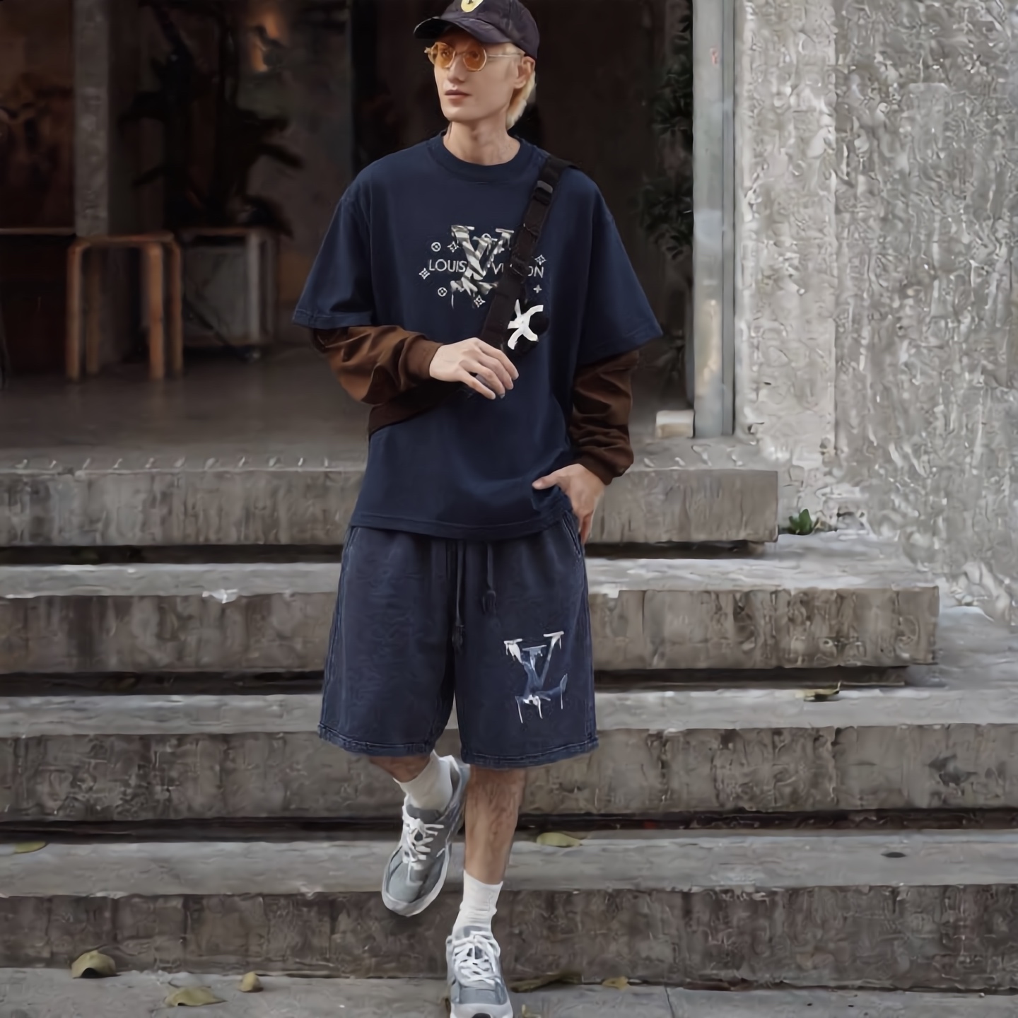 LV 原單 男款 經典滿版Logo短袖T恤 時尚百搭潮流款| 12 LV 原單 男款 經典滿版Logo短袖T恤 時尚百搭潮流款