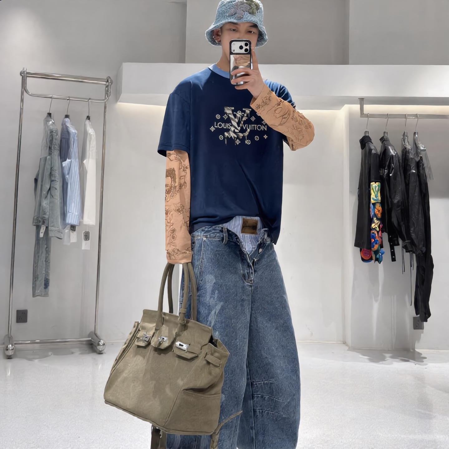LV 原單 男款 經典滿版Logo短袖T恤 時尚百搭潮流款| 11 LV 原單 男款 經典滿版Logo短袖T恤 時尚百搭潮流款