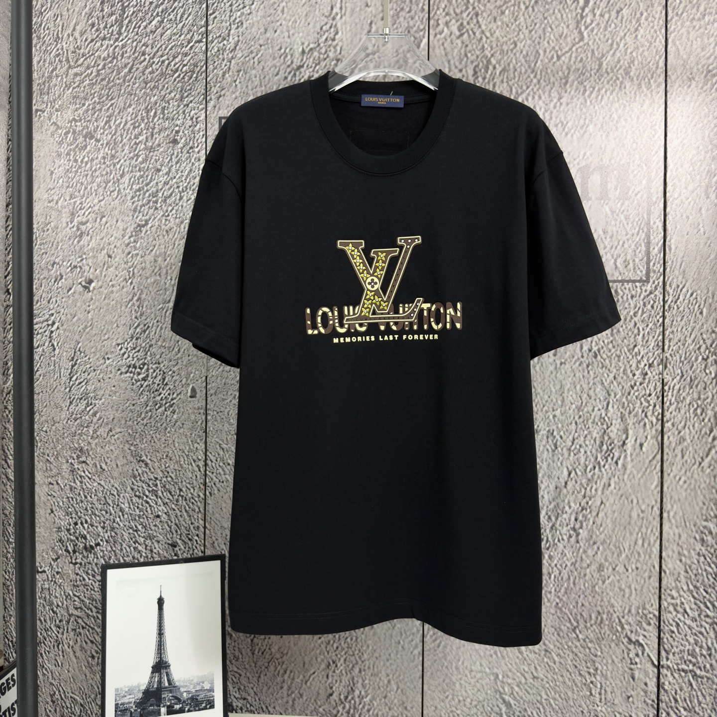 LV 高仿 男款 金色Logo印花短袖T恤 高級質感百搭款| 3 LV 高仿 男款 金色Logo印花短袖T恤 高級質感百搭款