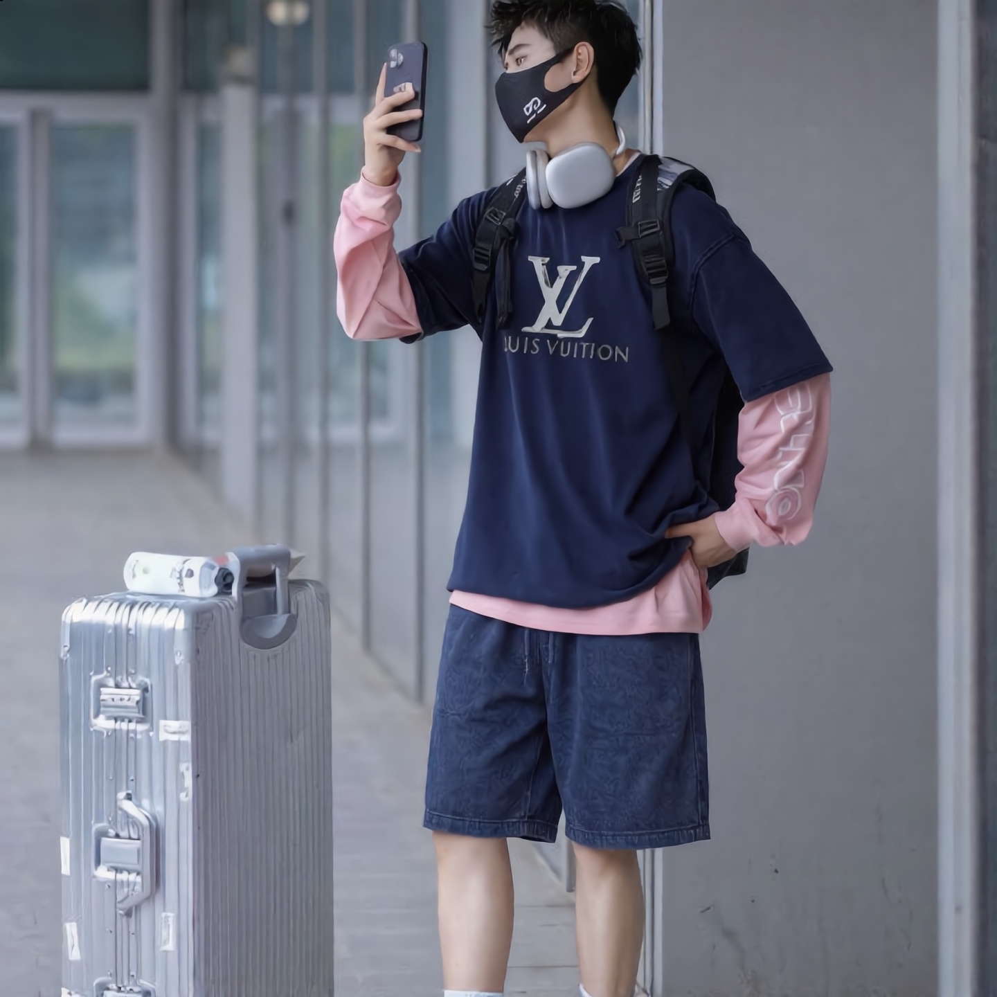 LV 一比一 男款 經典LOGO壓印短袖T恤 簡約百搭款
