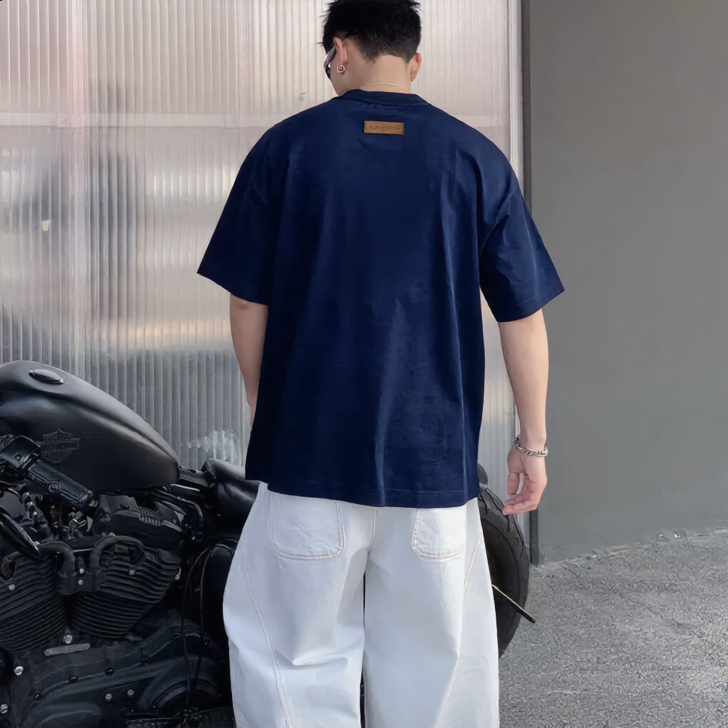 LV 一比一 男款 經典LOGO壓印短袖T恤 簡約百搭款