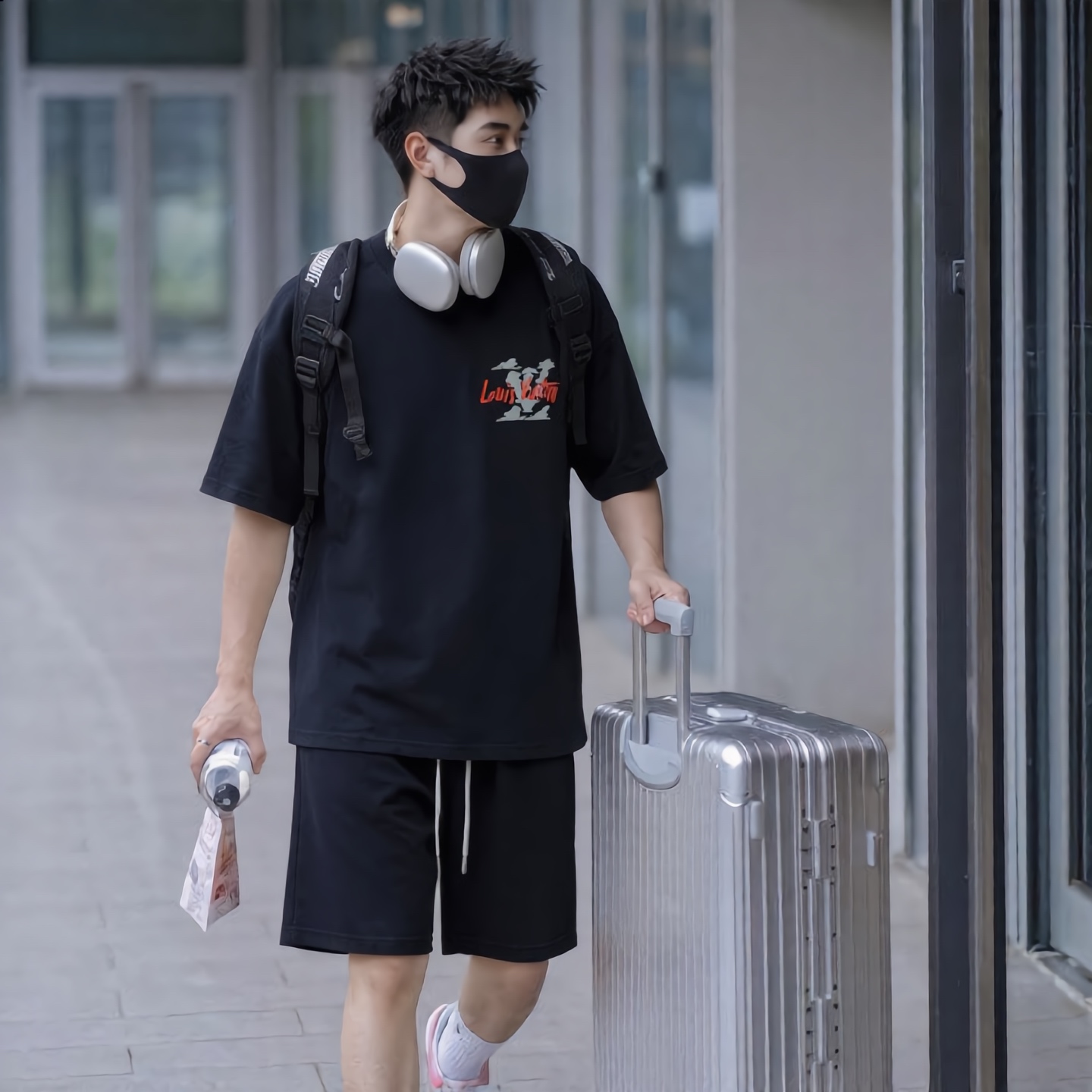 LV 原單 男款 雲朵字樣印花短袖T恤 潮流街頭風| 13 LV 原單 男款 雲朵字樣印花短袖T恤 潮流街頭風