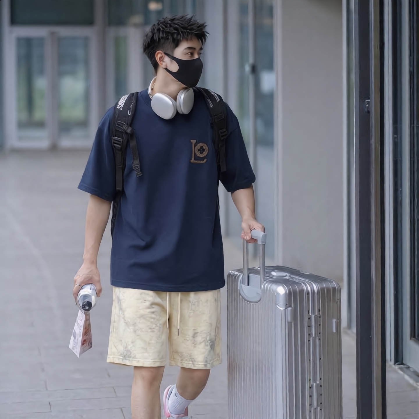 LV A貨 男款 刺繡LO標誌短袖T恤 商務休閒款| 12 LV A貨 男款 刺繡LO標誌短袖T恤 商務休閒款