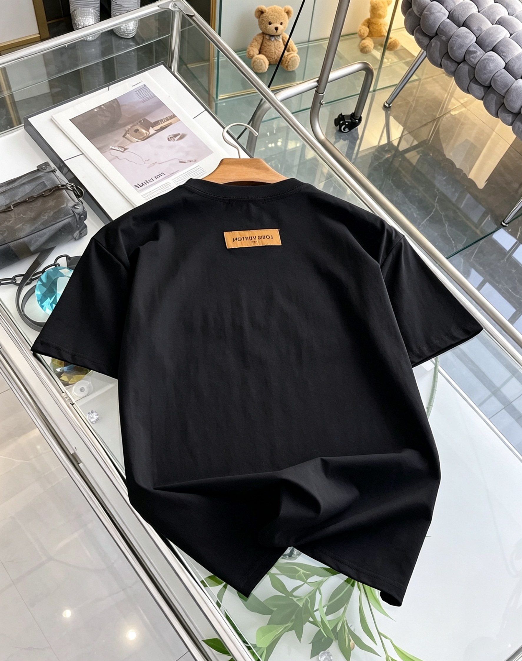 A貨LV刺繡字母短袖T恤 男士時尚休閒款