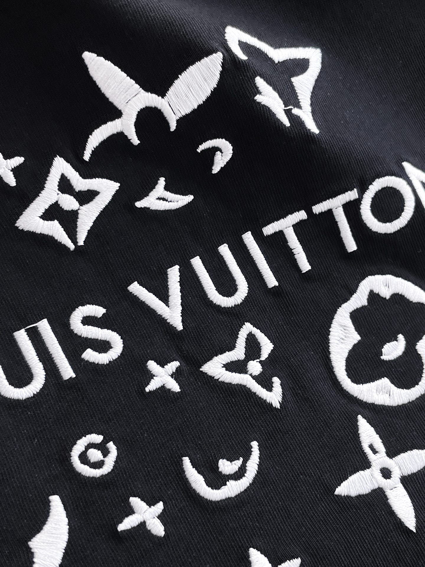 LV短袖T恤男 Lvovers小logo刺繡 黑色款
