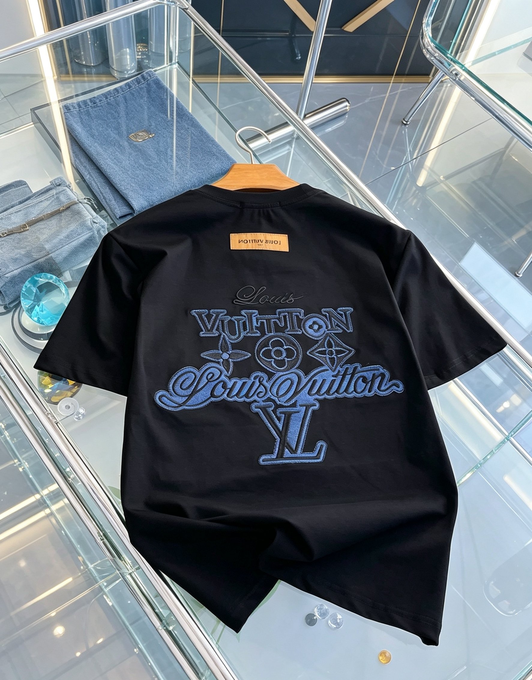 LV高仿男女款短袖T恤立體刺繡設計簡約時尚百搭休閒上衣| 14 LV高仿男女款短袖T恤立體刺繡設計簡約時尚百搭休閒上衣