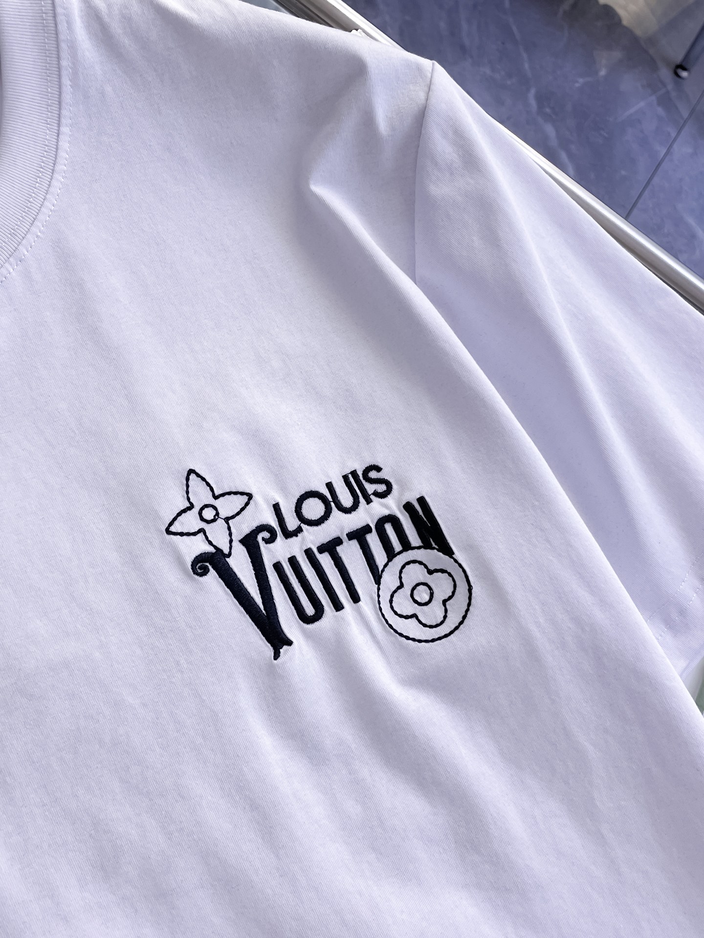 LV A貨男士短袖T恤簡約LOGO設計舒適百搭休閒上衣| 11 LV A貨男士短袖T恤簡約LOGO設計舒適百搭休閒上衣