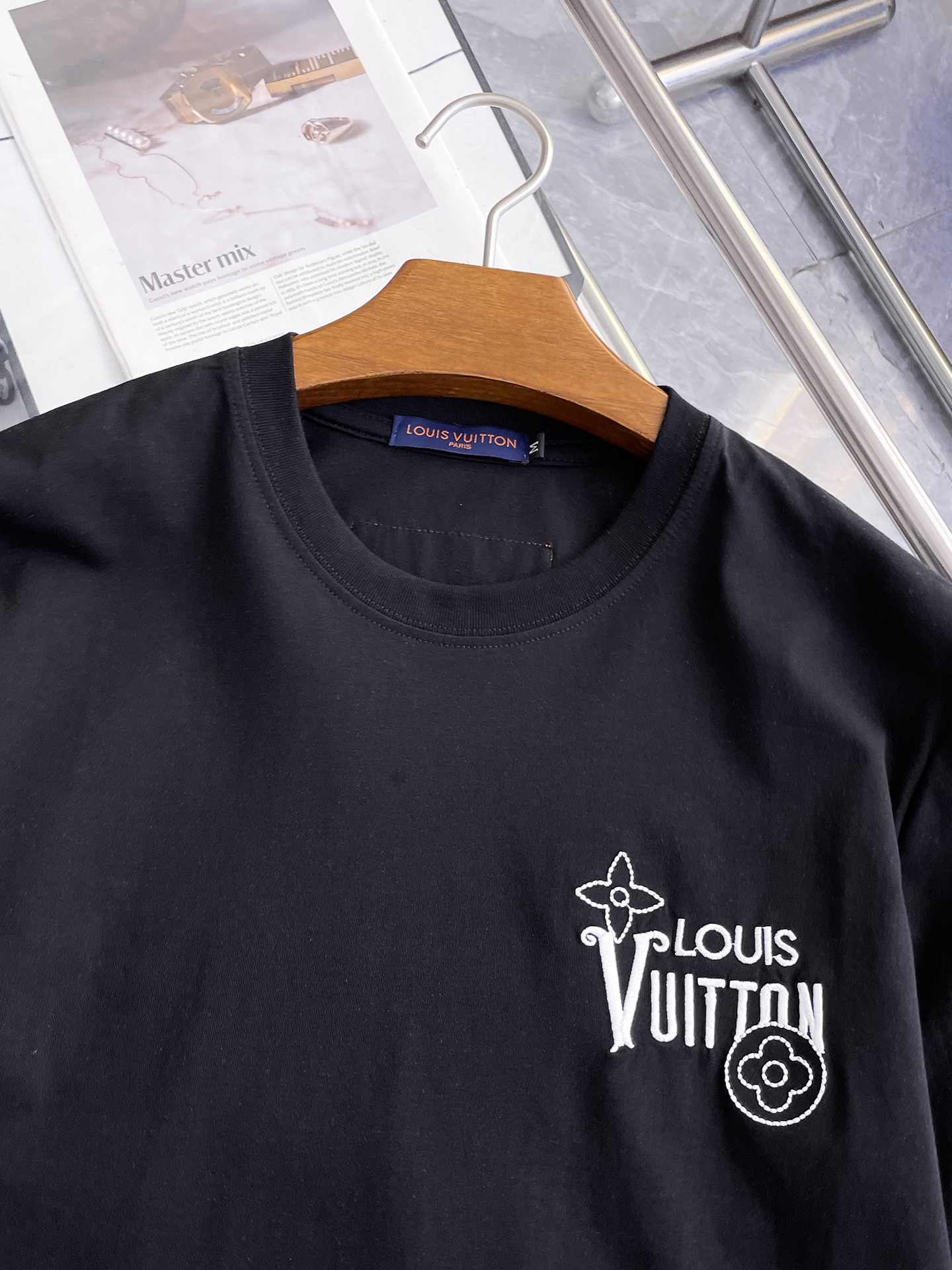 LV一比一男士短袖T恤經典LOGO印花設計簡約百搭休閒款| 12 LV一比一男士短袖T恤經典LOGO印花設計簡約百搭休閒款