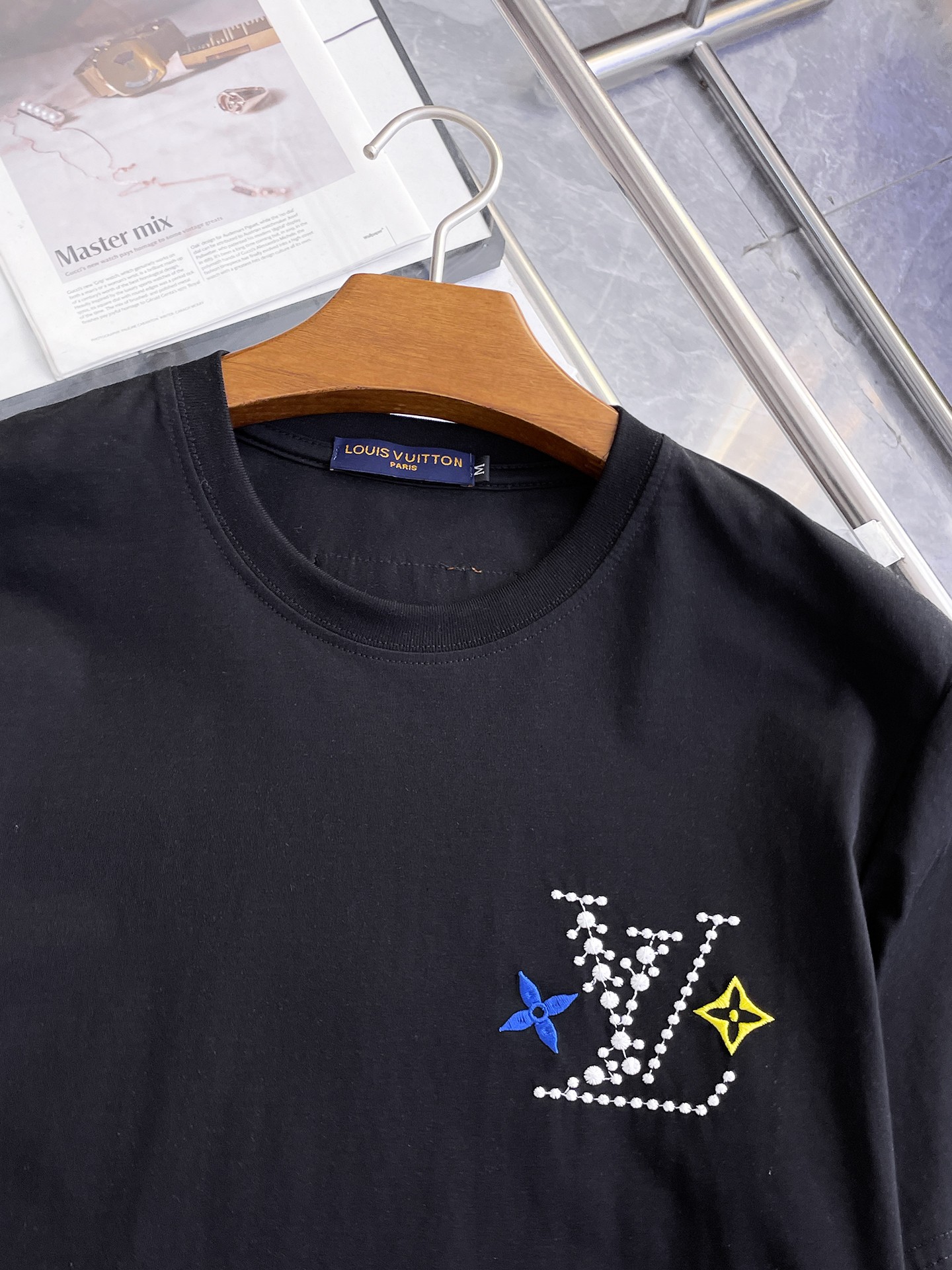 LV高仿男女款短袖T恤彩色LOGO刺繡設計時尚百搭休閒上衣| 13 LV高仿男女款短袖T恤彩色LOGO刺繡設計時尚百搭休閒上衣