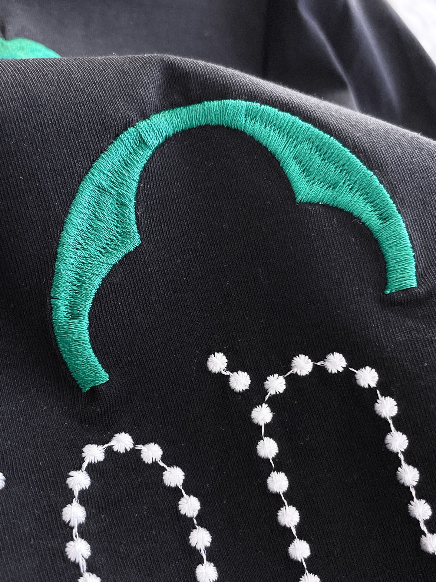 LV高仿男女款短袖T恤彩色LOGO刺繡設計時尚百搭休閒上衣| 7 LV高仿男女款短袖T恤彩色LOGO刺繡設計時尚百搭休閒上衣