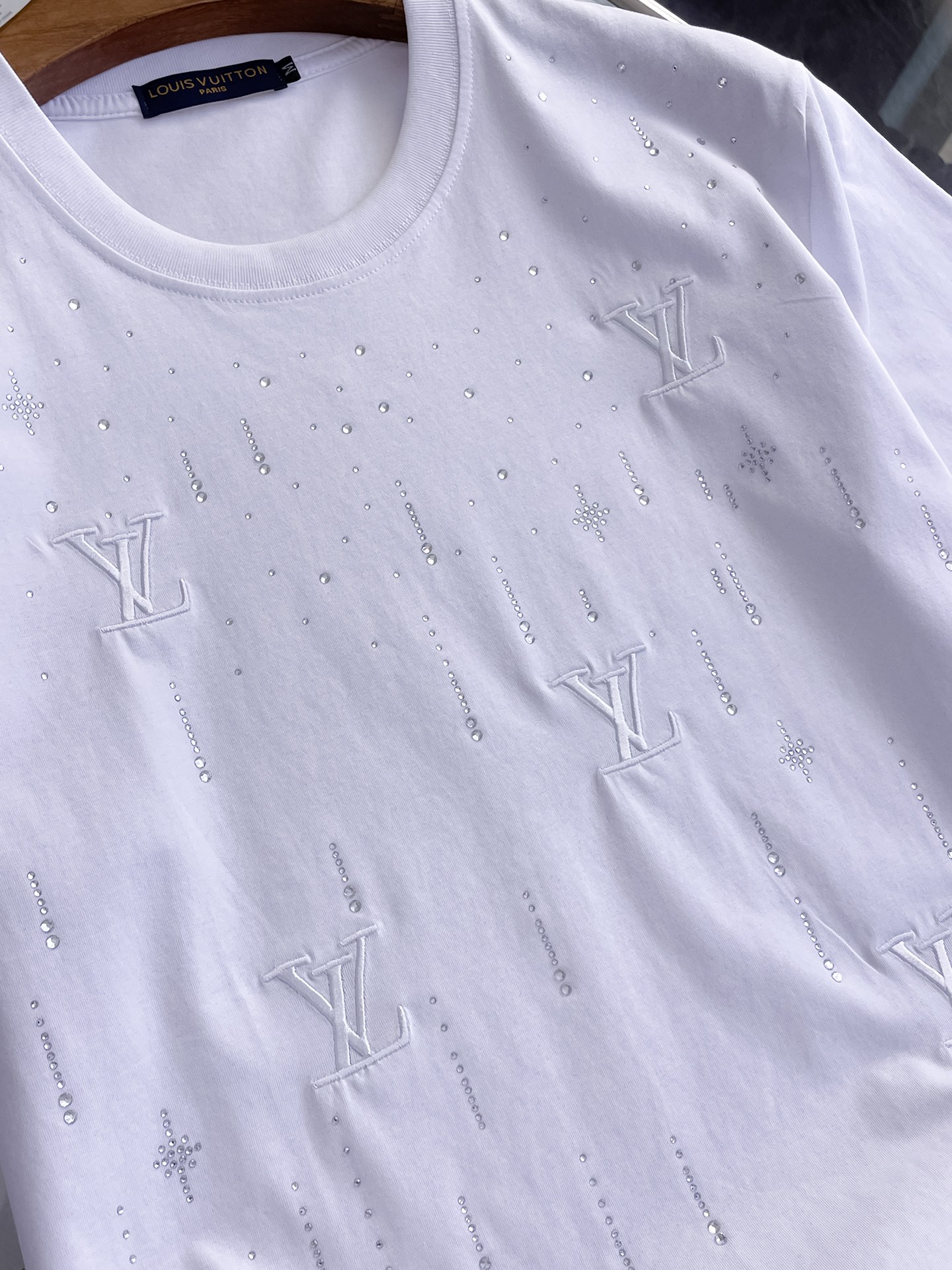 LV A貨男女短袖T恤經典LOGO印花設計舒適百搭休閒上衣| 12 LV A貨男女短袖T恤經典LOGO印花設計舒適百搭休閒上衣