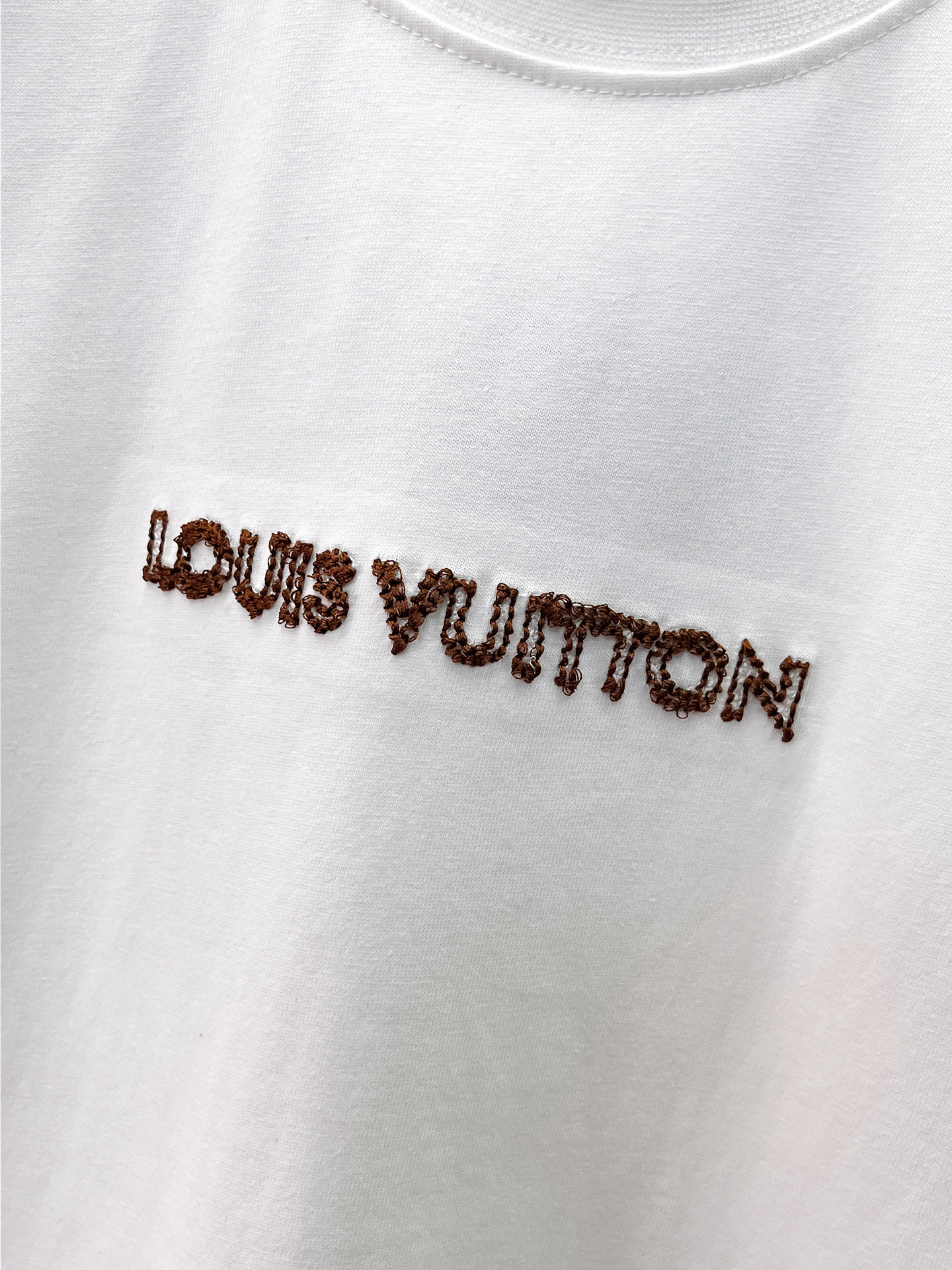 LV A貨男士短袖T恤簡約字母刺繡設計舒適百搭休閒上衣